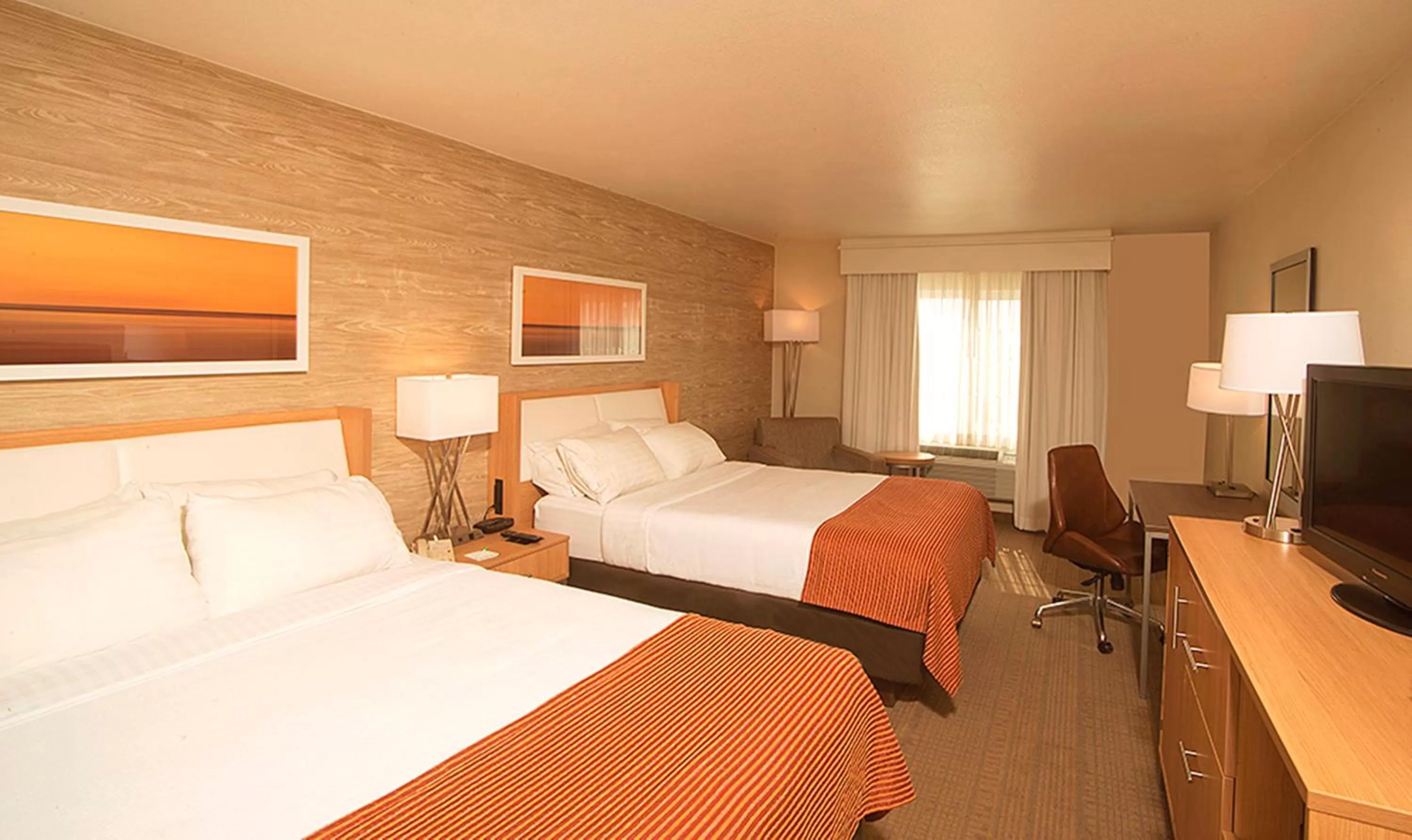 Photo of the whole room, Bed in Holiday Inn San Antonio-Downtown/Market Square, an IHG Hotel