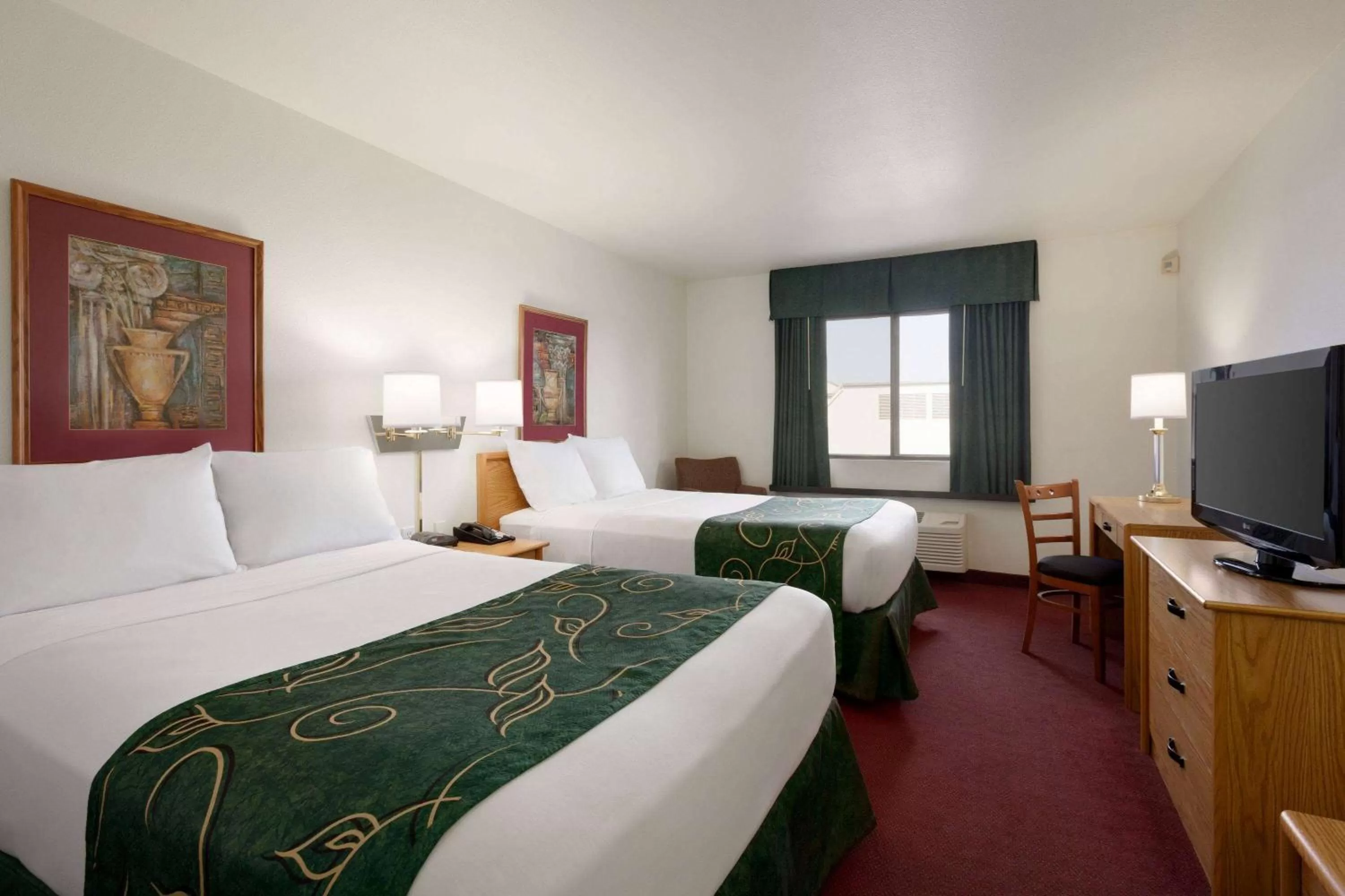 Photo of the whole room, Bed in Travelodge by Wyndham Hermiston