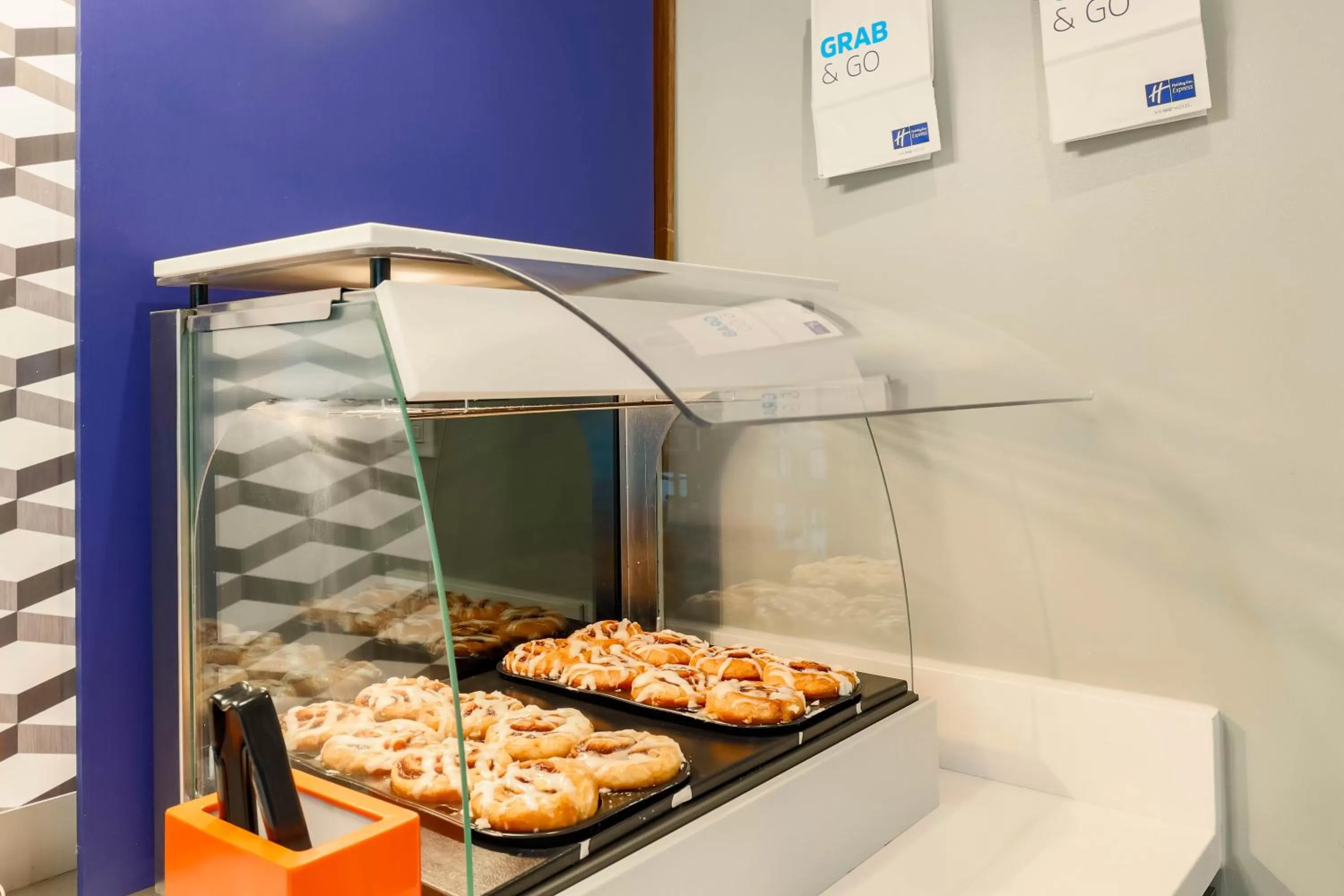 Breakfast in Holiday Inn Express & Suites Fort Worth Downtown by IHG