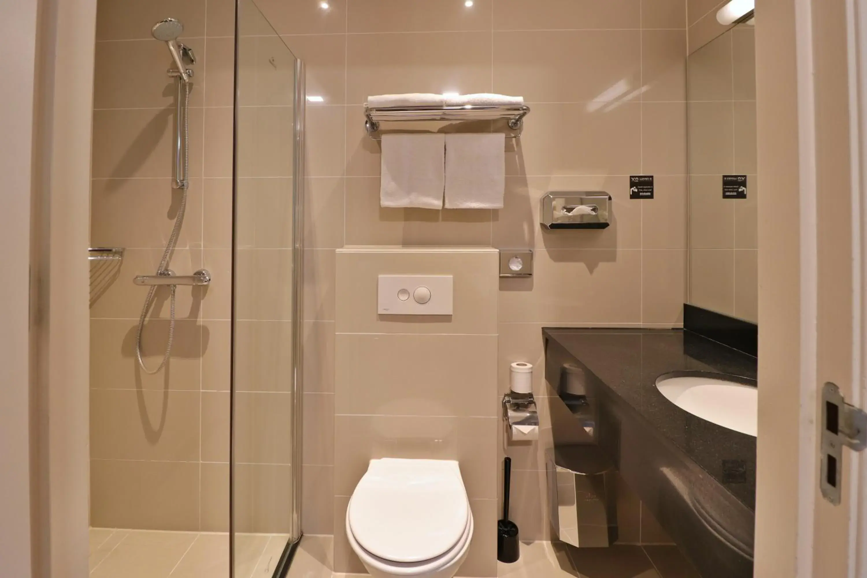 Standard Twin Room in Hotel Van Gogh Standard Twin Room in Hotel Van Gogh