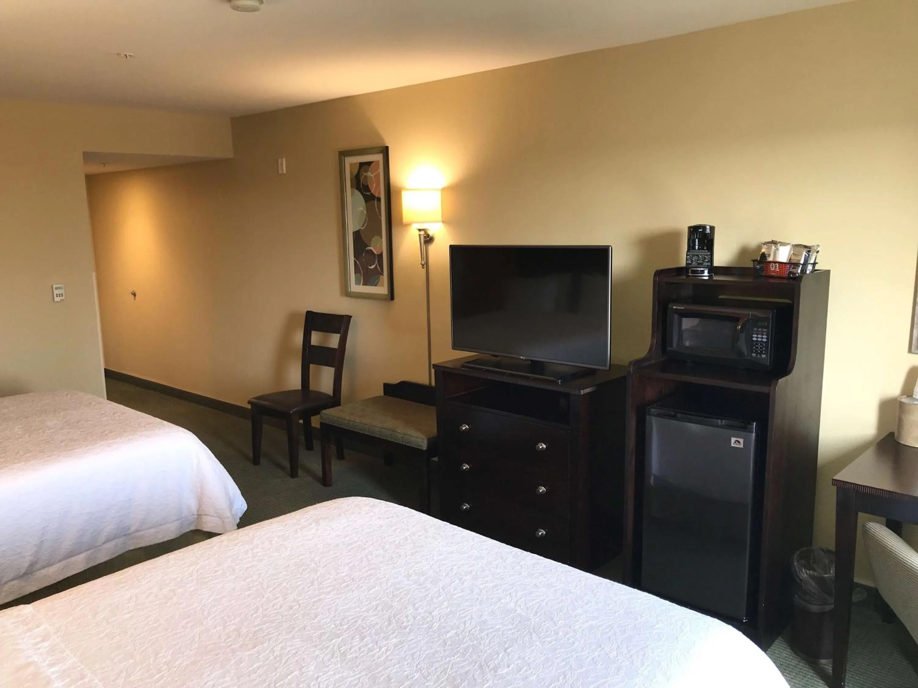 Bedroom, Bed in Hampton Inn and Suites Austin - Lakeway