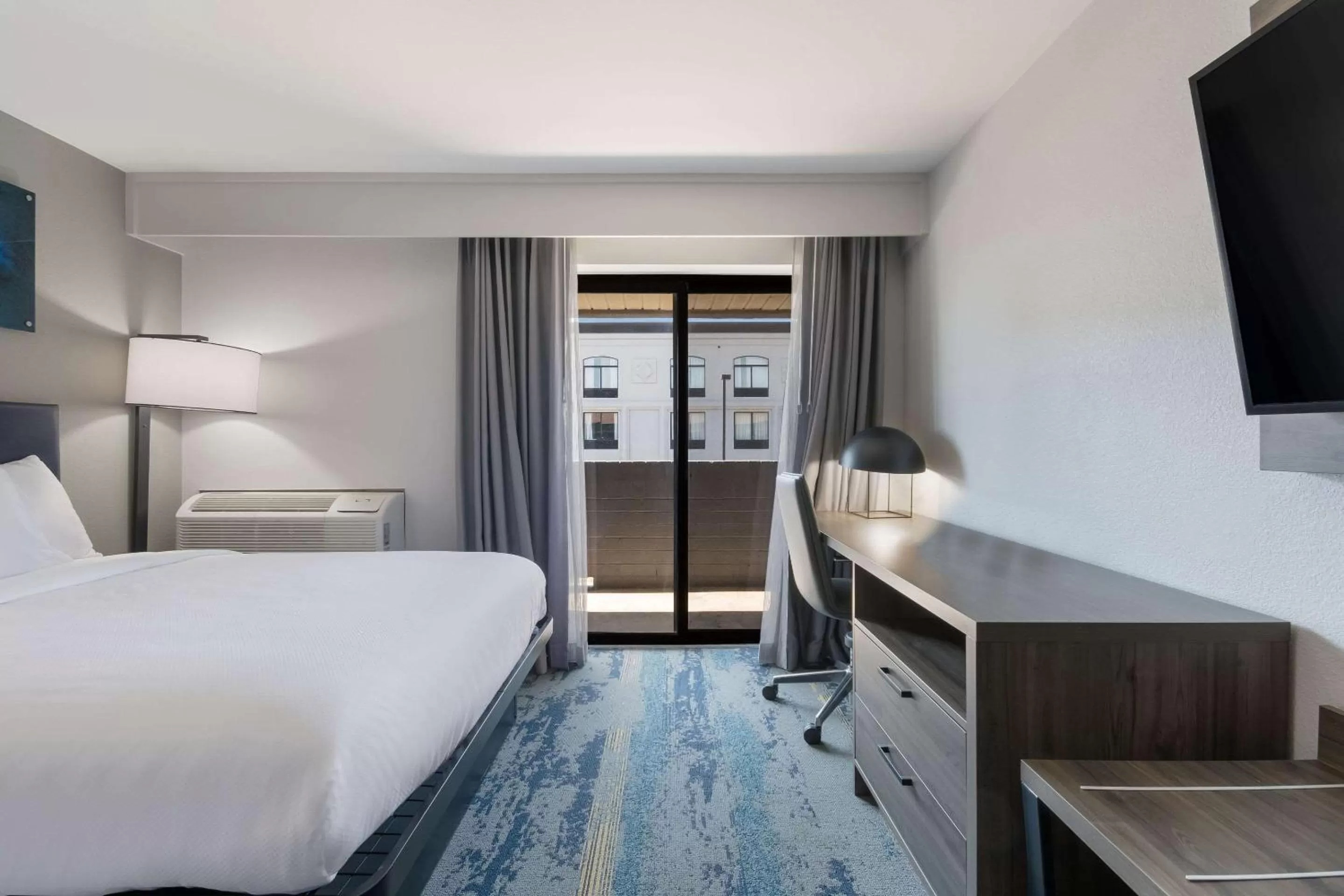 Bedroom, Bed in Clarion Pointe OKC Airport