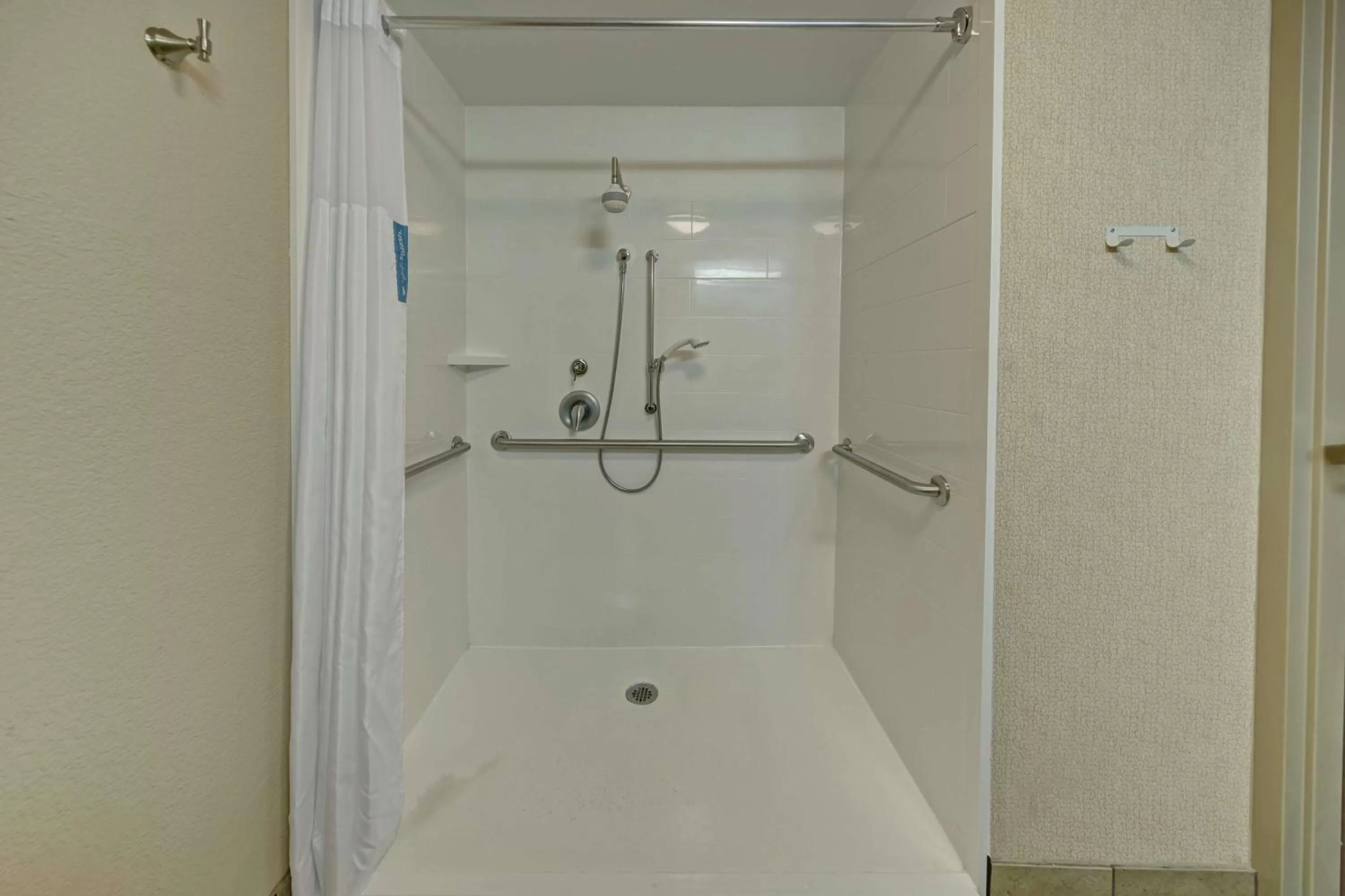 Bathroom in Hampton Inn & Suites Memphis-Wolfchase Galleria