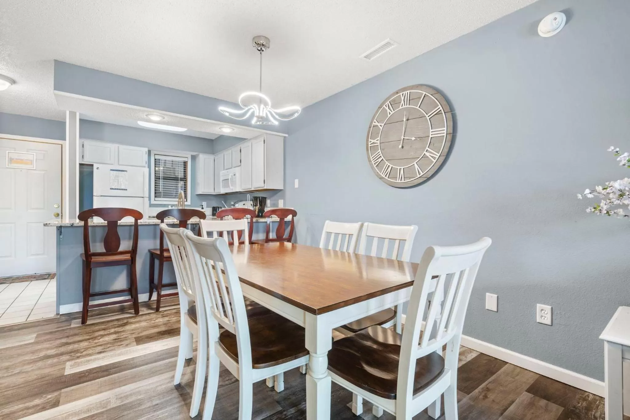 Dining area in Table Rock Resorts at Indian Point