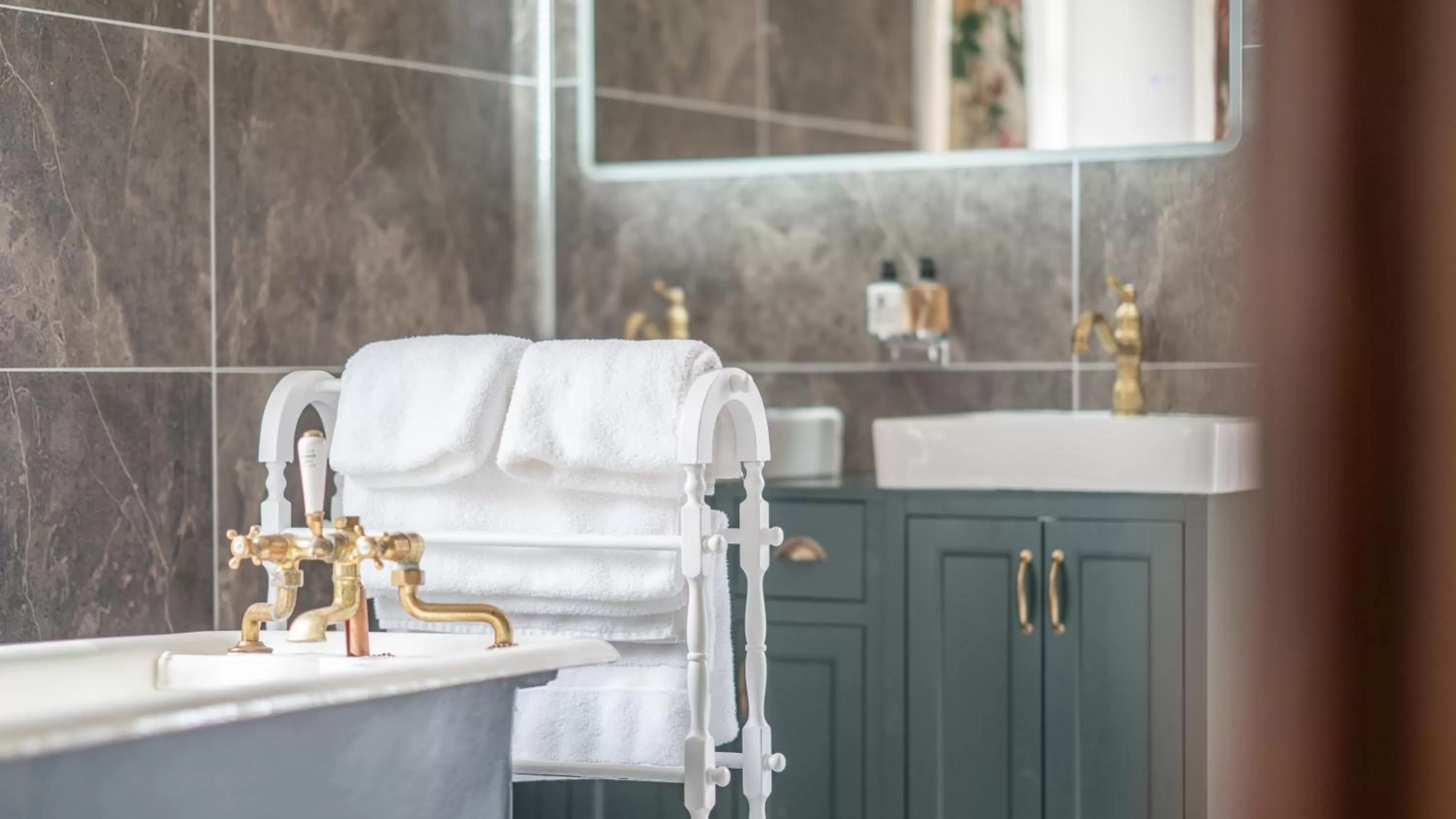 Bathroom in Pantybeiliau House Bed & Breakfast