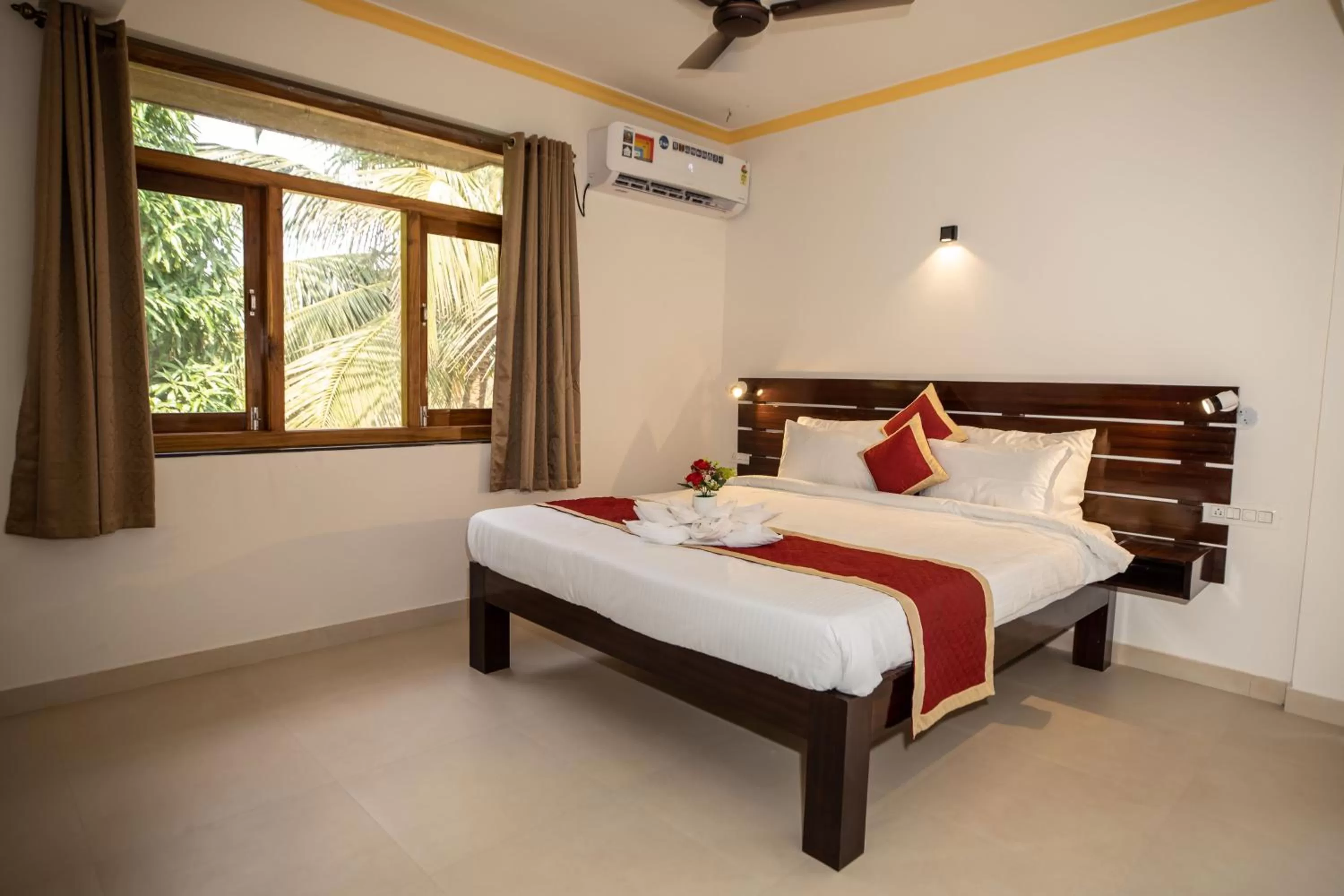 Bed in The Woodside Inn