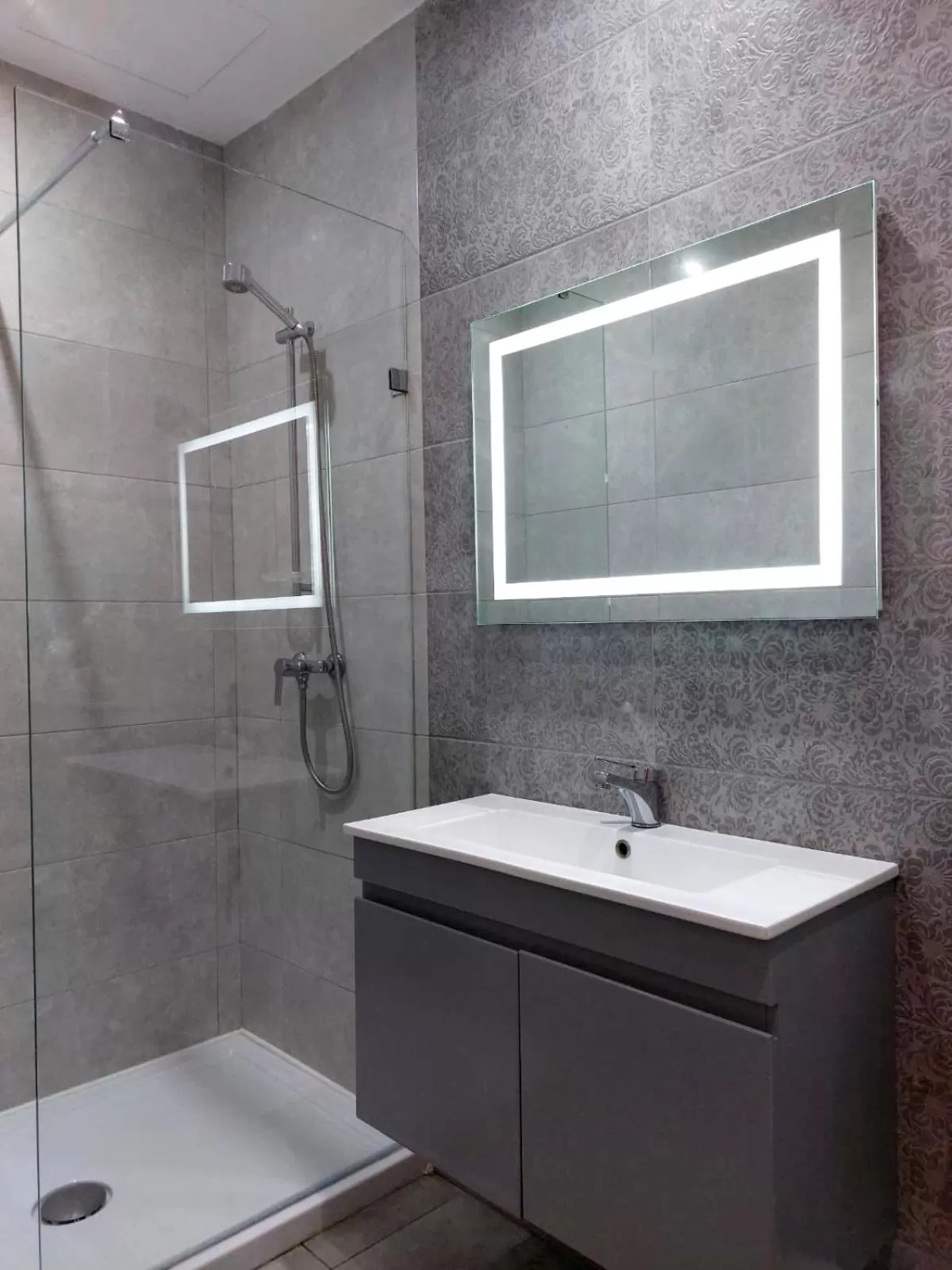 Shower in Casa Birmula Boutique Hotel