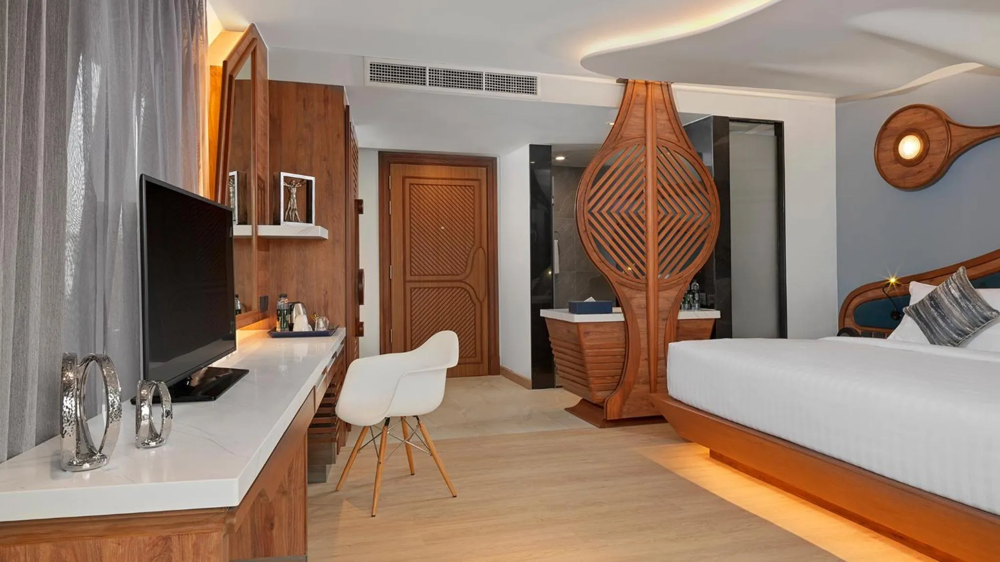 Bedroom, Bed in The Oceanic Sportel Phuket - SHA Extra Plus