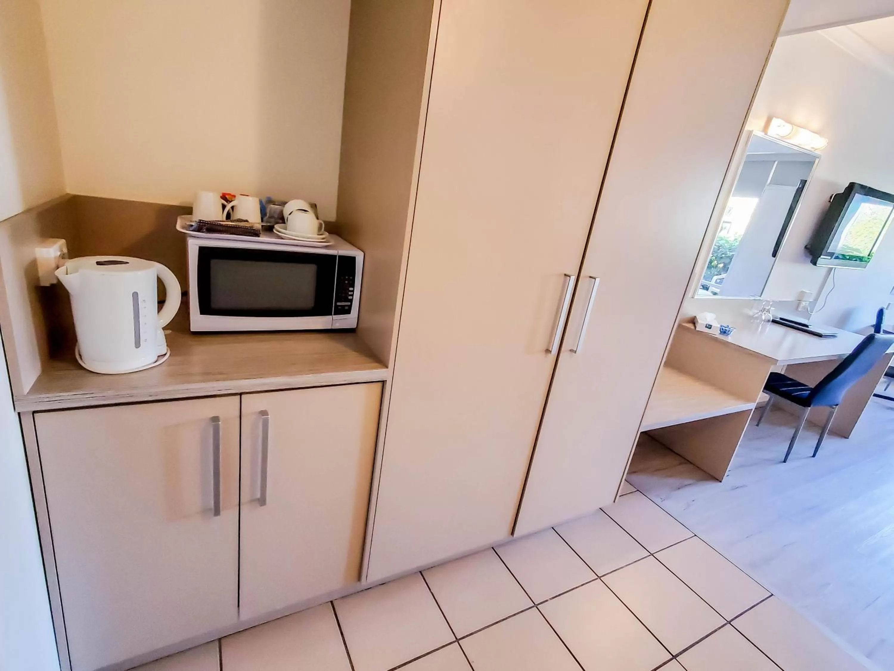 wardrobe in Sandors Motor Inn