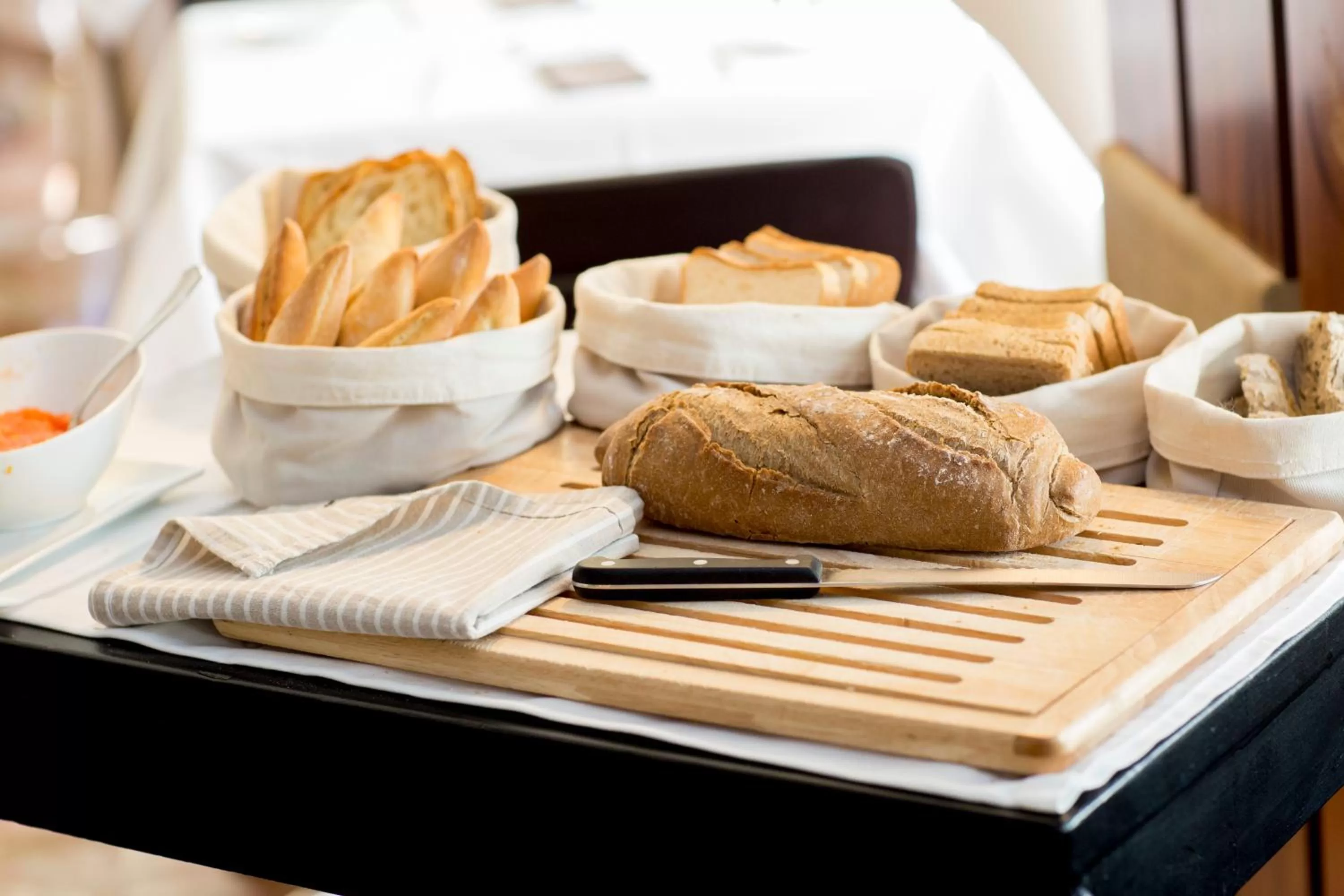 Buffet breakfast in Hotel Tres Reyes Pamplona