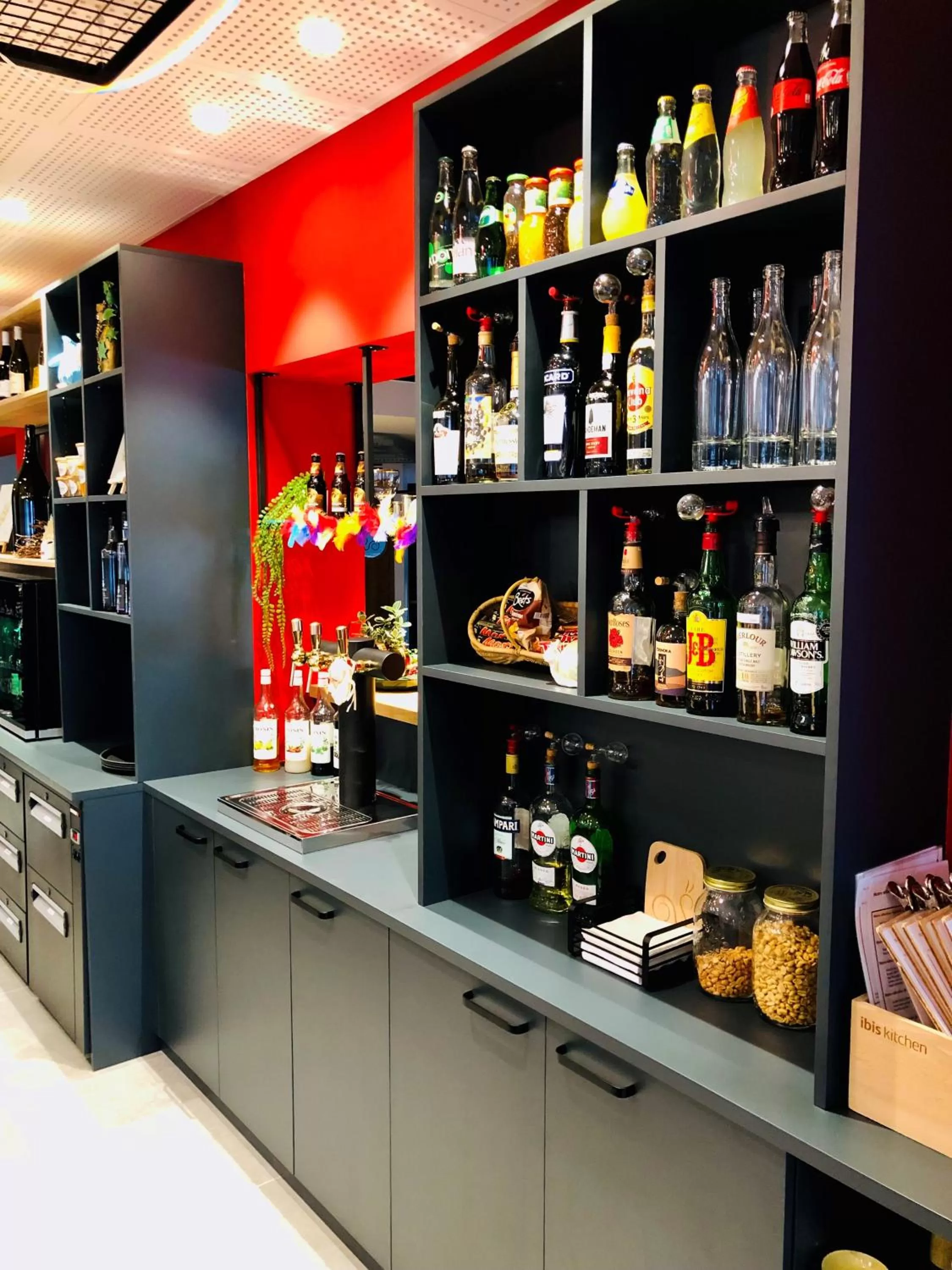 Lounge or bar in ibis Beaune Centre