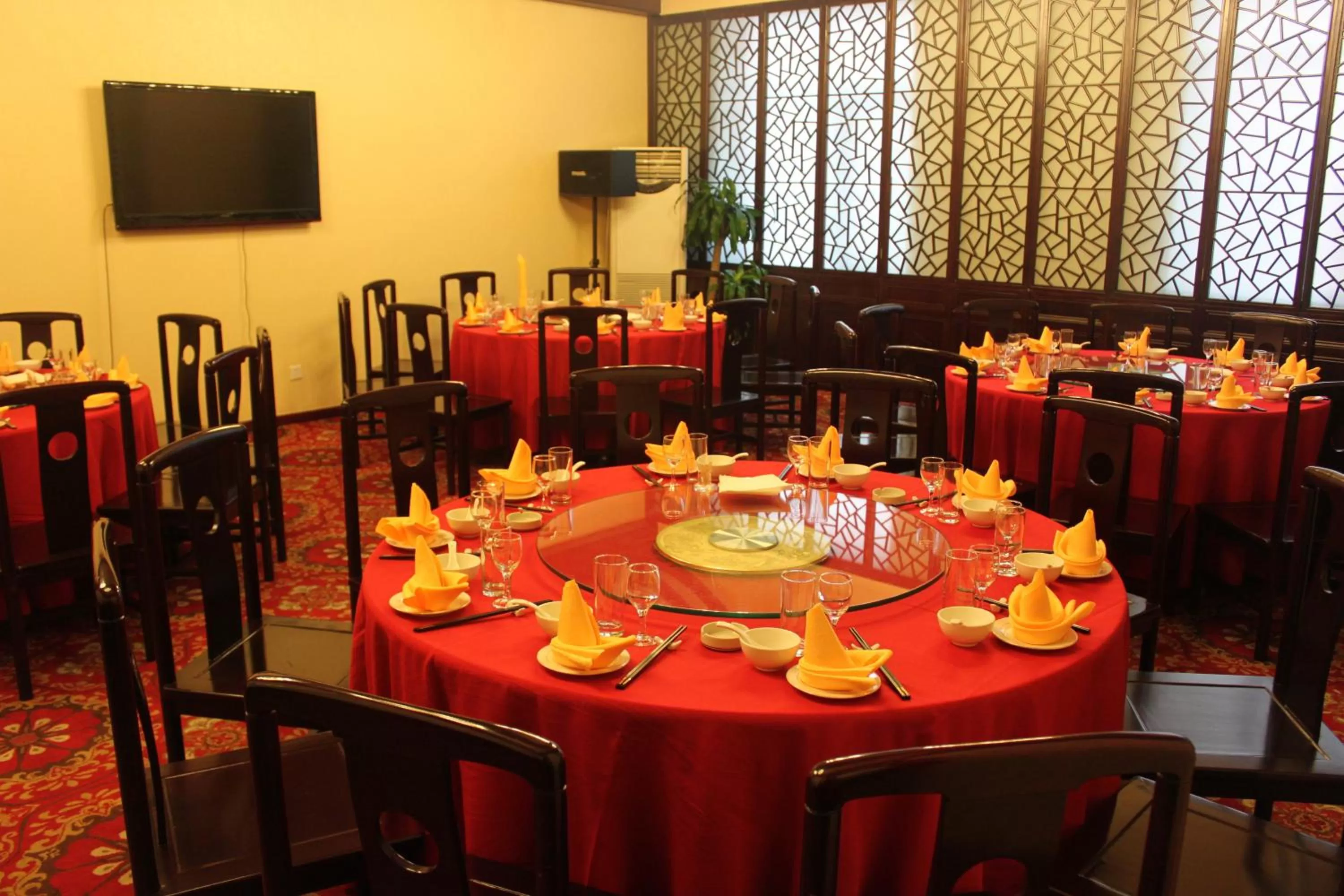 Restaurant/places to eat in Beijing Commercial Business Hotel