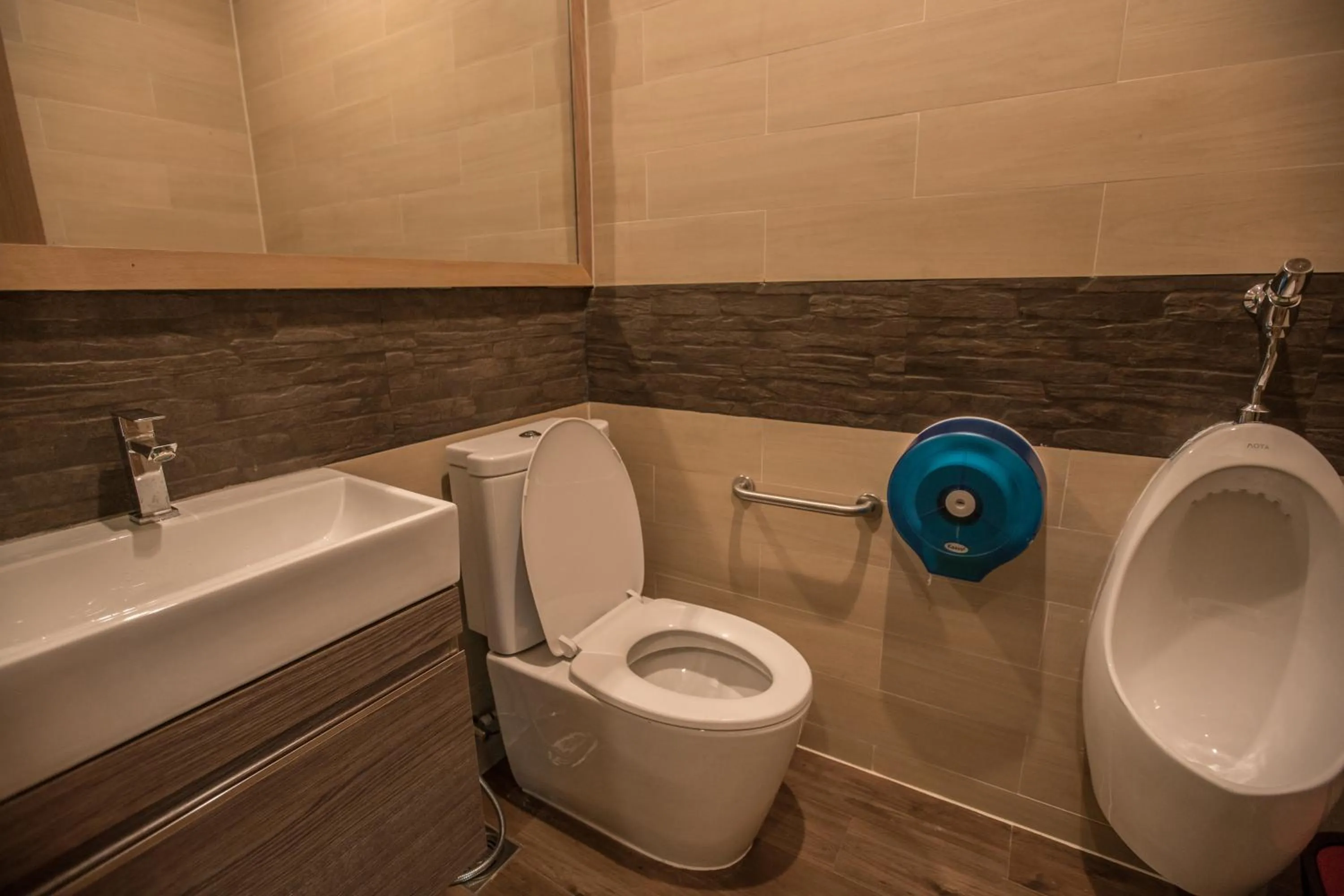 Toilet in Tee Pak Dee Resident Phuket