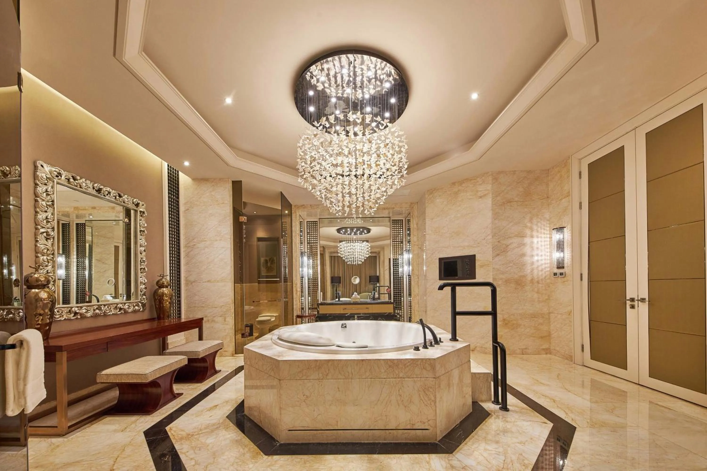 Bathroom, Bed in The Westin Fuzhou Minjiang