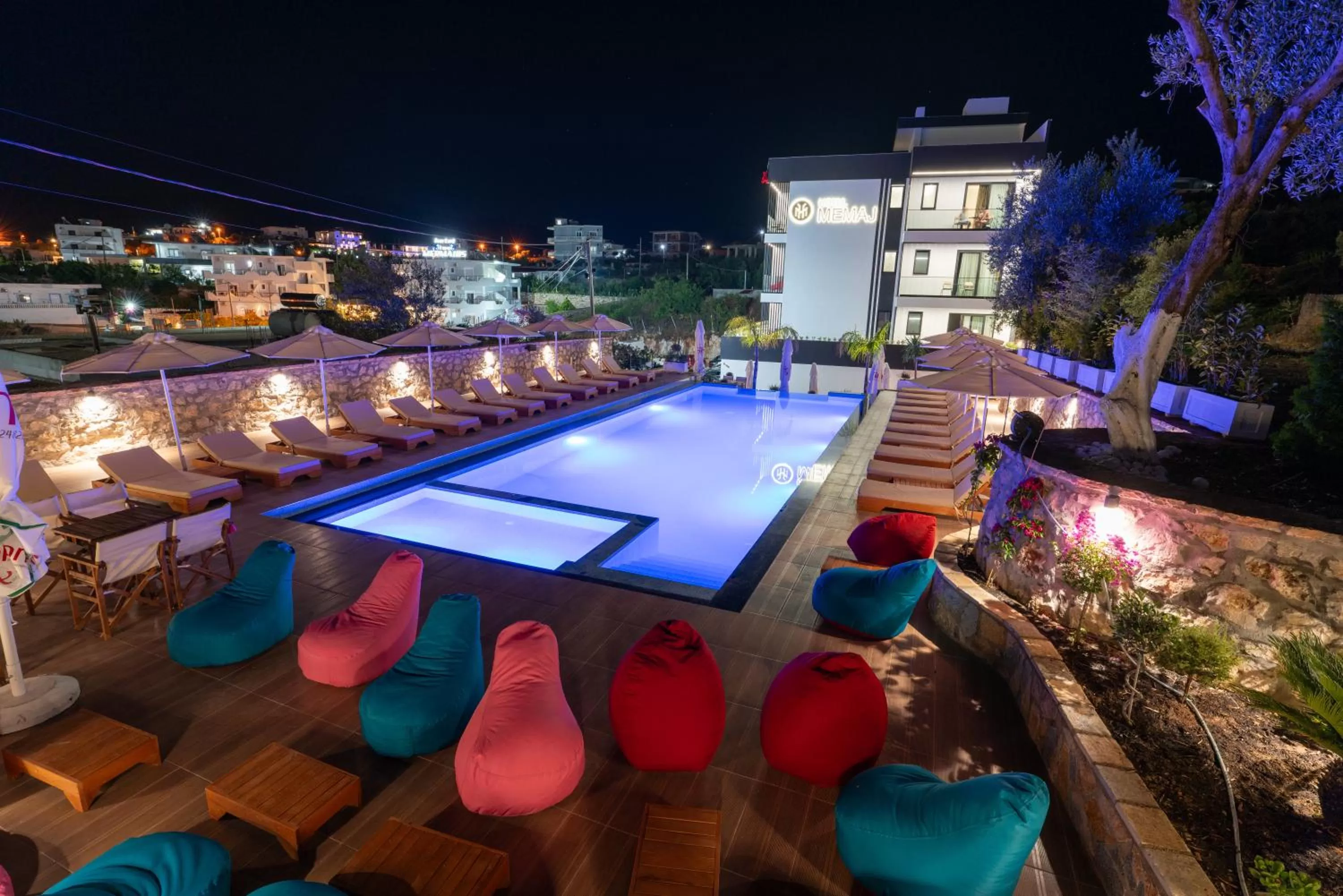 Natural landscape, Pool View in Hotel Memaj