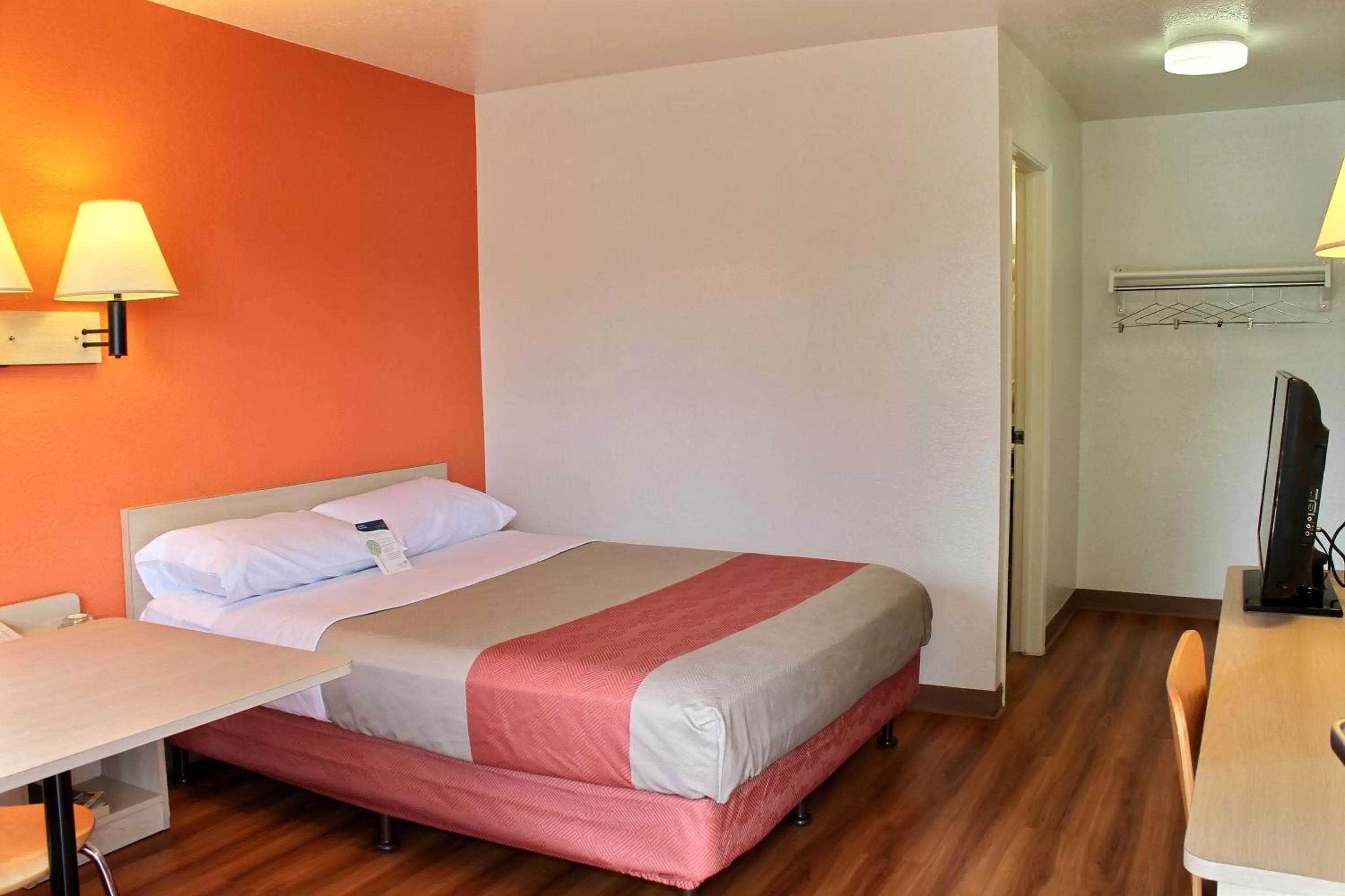 Photo of the whole room in Motel 6-San Luis Obispo, CA - North