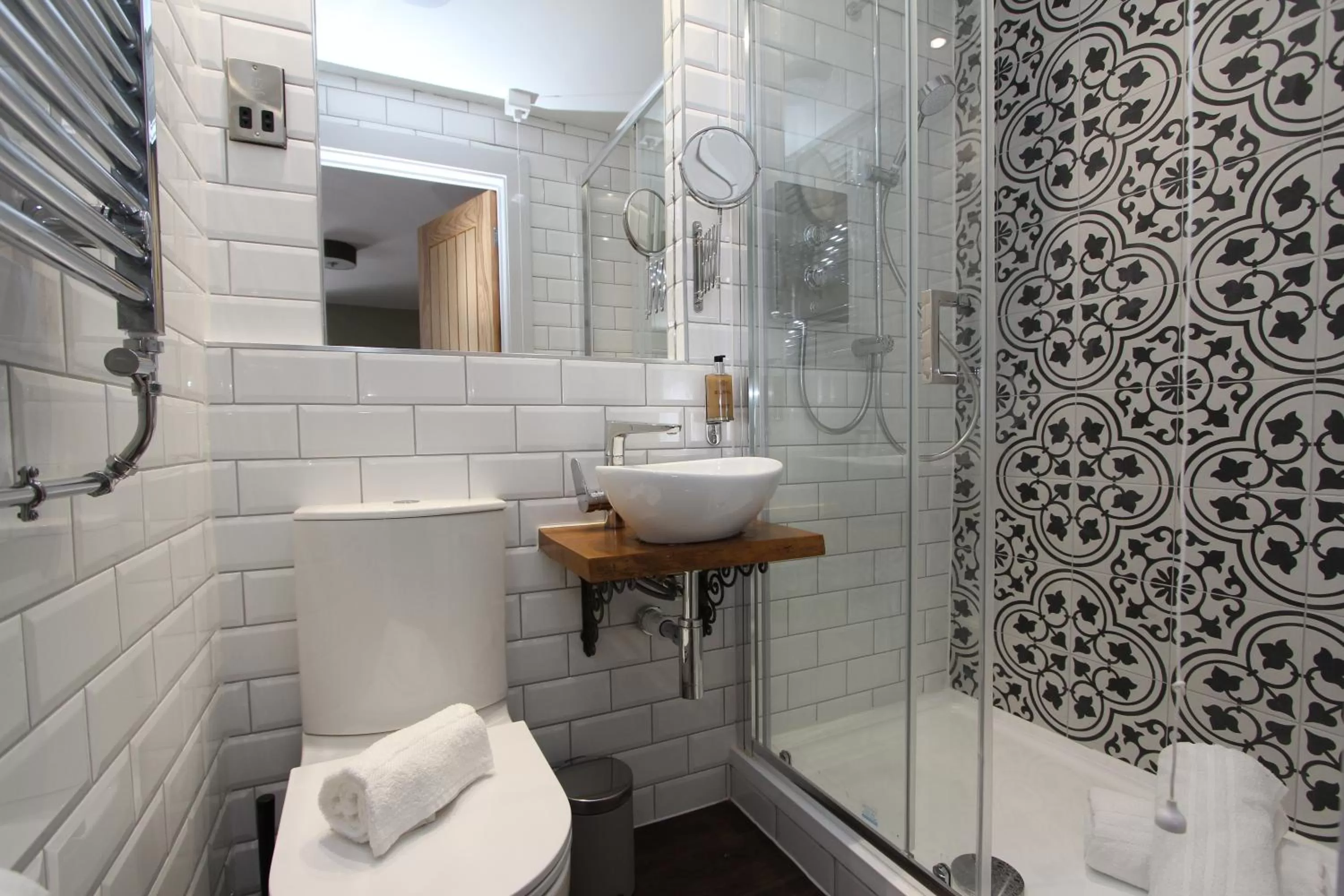 Bathroom in Tyr Winch