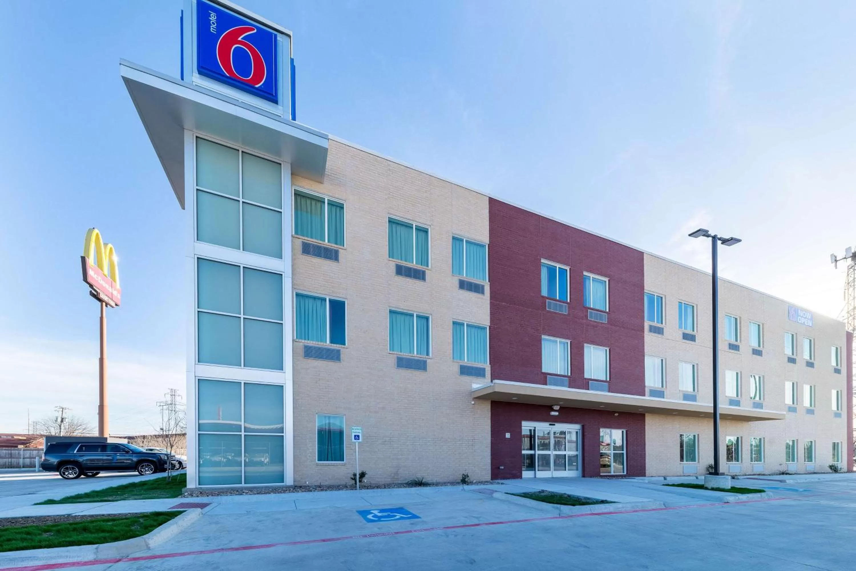 Property building in Motel 6 Fort Worth, TX - North - Saginaw