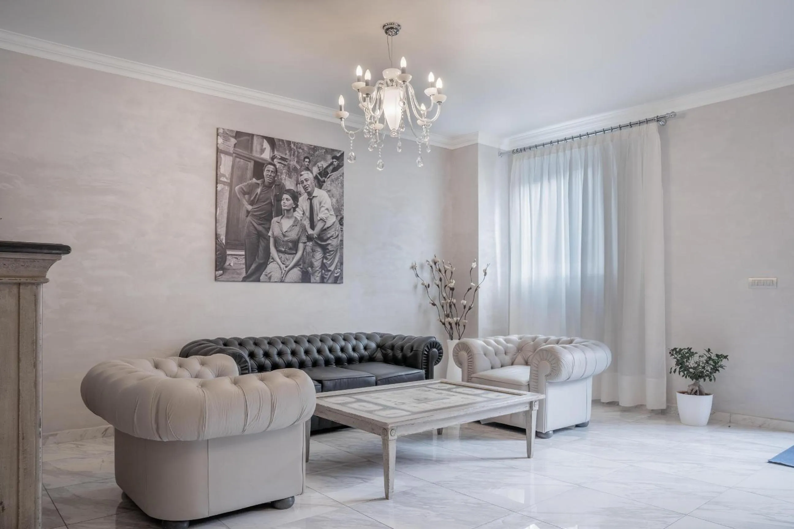 Communal lounge/ TV room in Hotel Colomba D'Oro