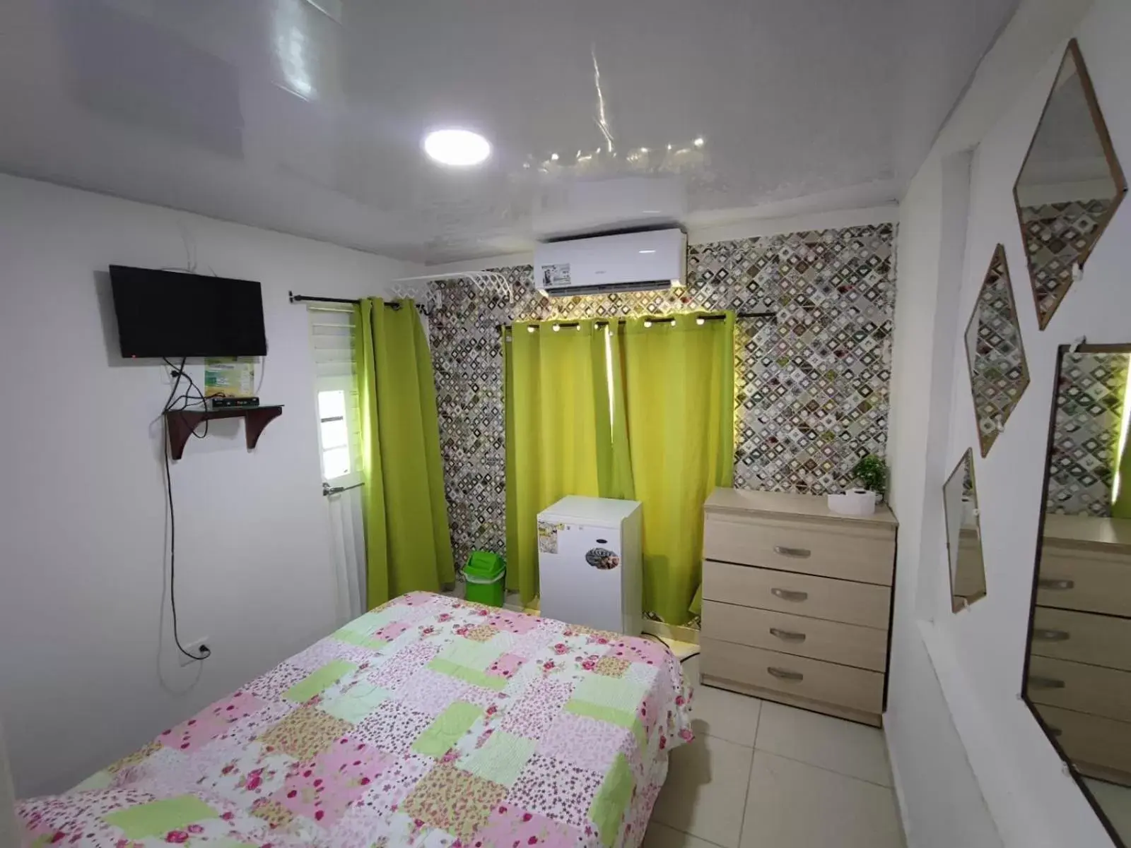 Budget Double Room - single occupancy in Jackson House Inn Budget Double Room - single occupancy in Jackson House Inn