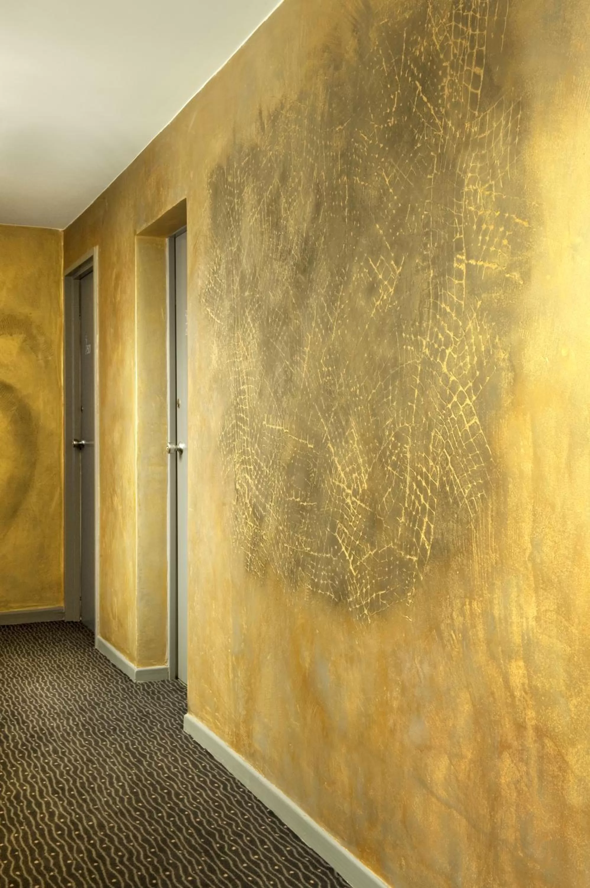 Decorative detail in Hôtel Le Rohan, centre Cathédrale