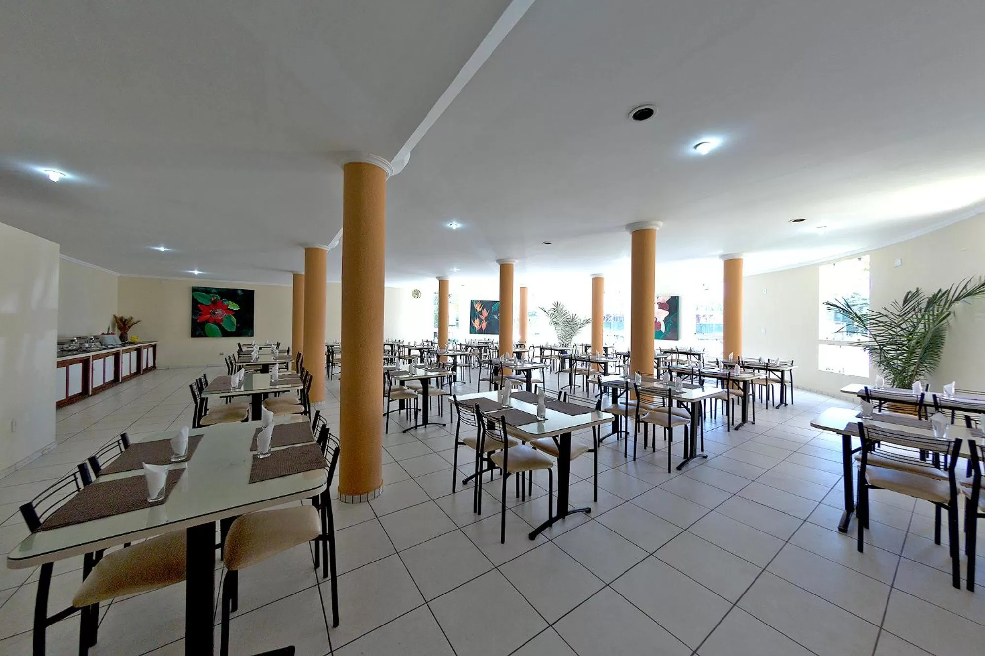 Restaurant/places to eat in Portobello Park Hotel