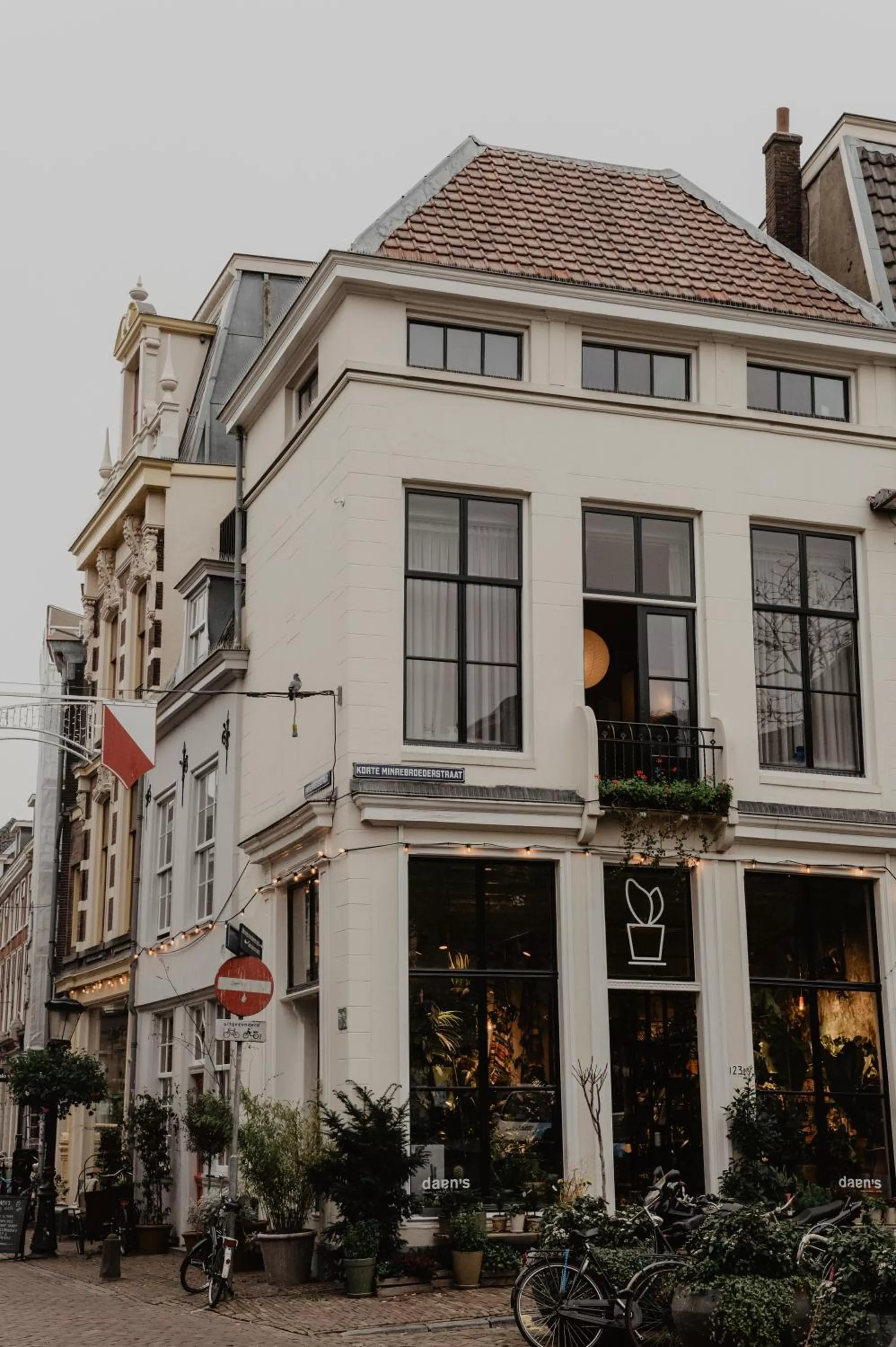 Area and facilities in Mother Goose Hotel