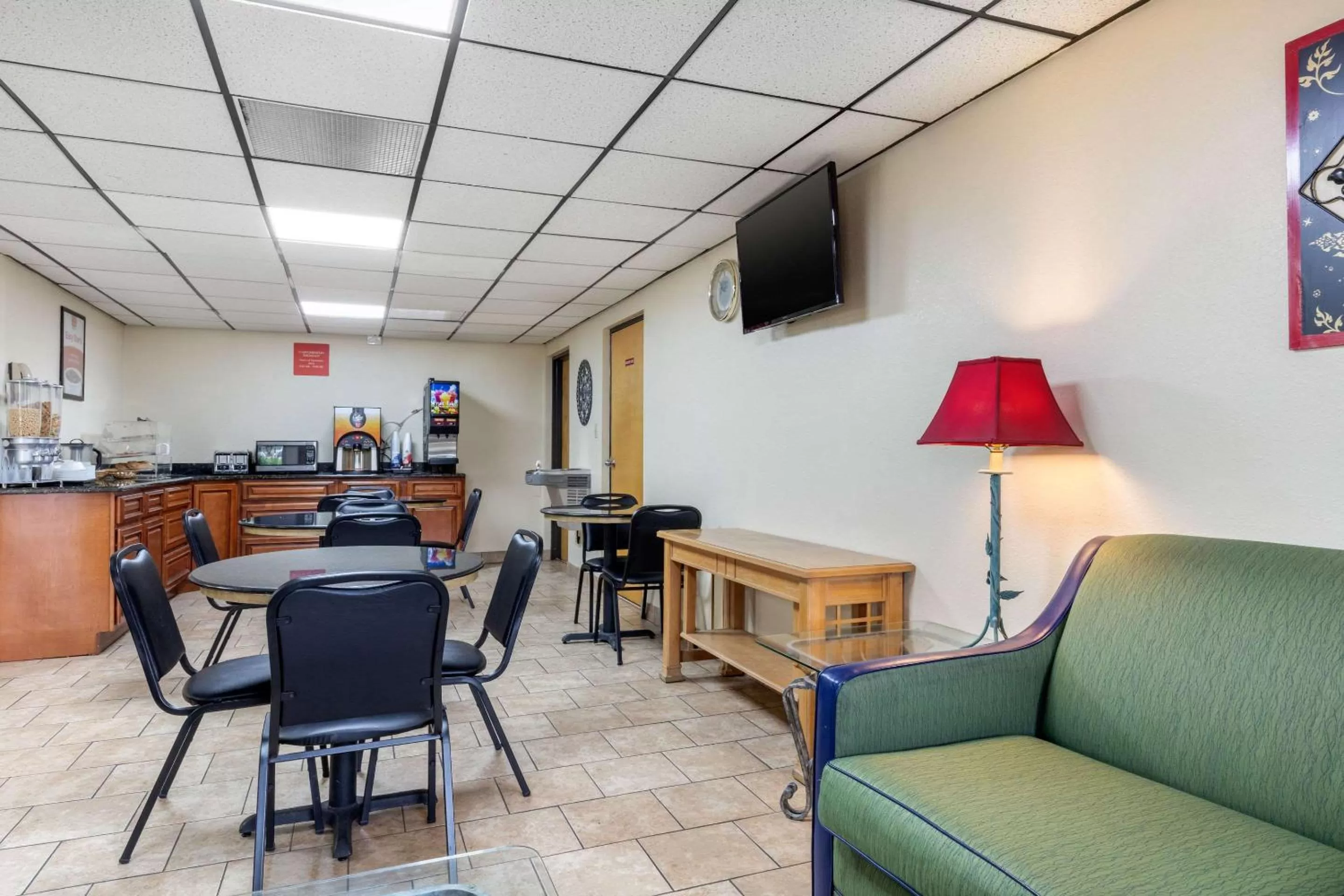 Lobby or reception in Econo Lodge Chattanooga Northeast - Ooltewah