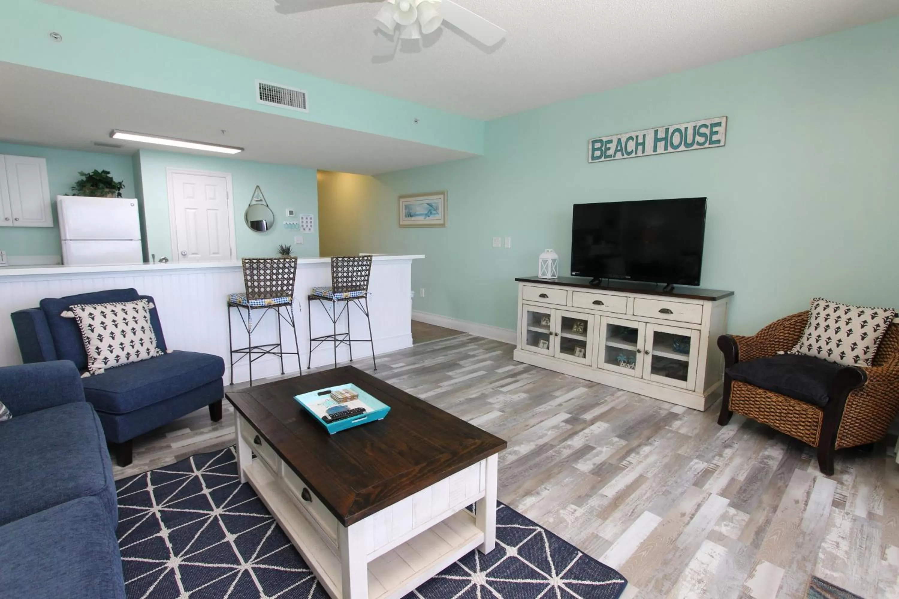 Living room, Seating Area in Majestic Beach Resort, Panama City Beach, Fl