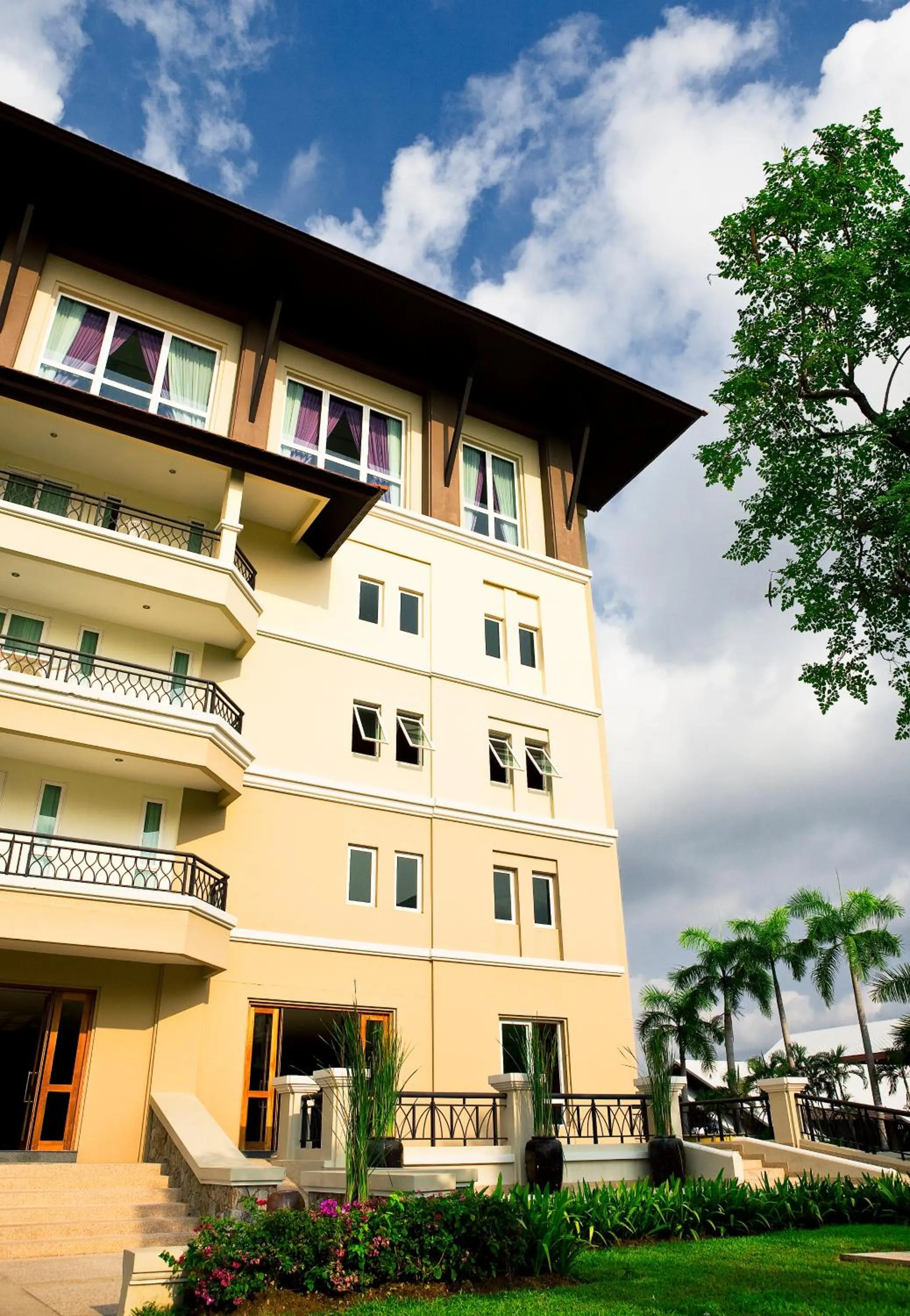 Facade/entrance in Dor-Shada Resort By The Sea