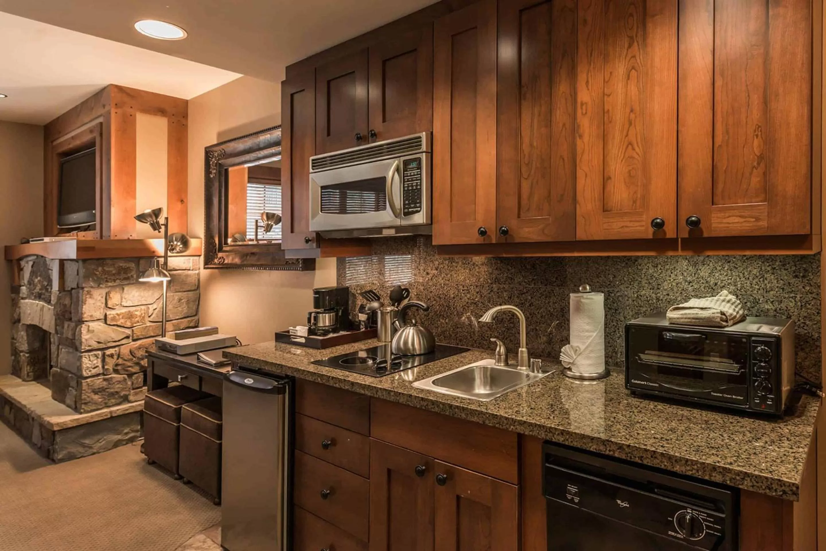 Kitchen/Kitchenette in East West Hospitality at Tahoe
