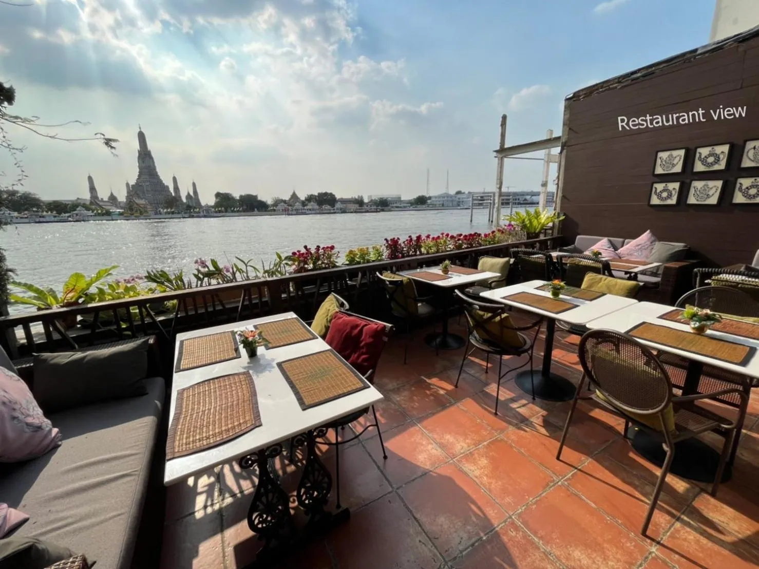 Restaurant/places to eat in Sala Arun