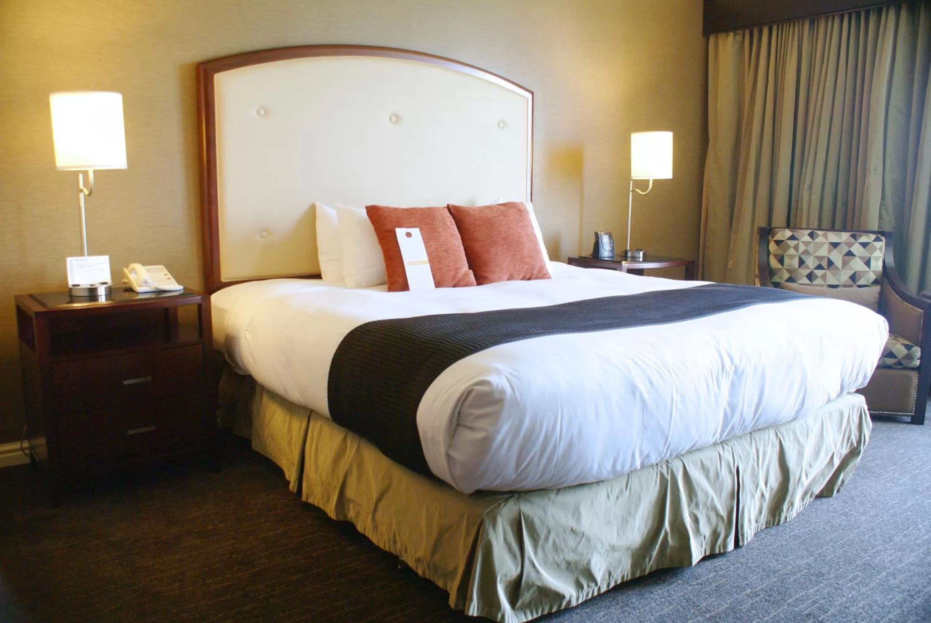 Bed in Wyndham Grand Pittsburgh