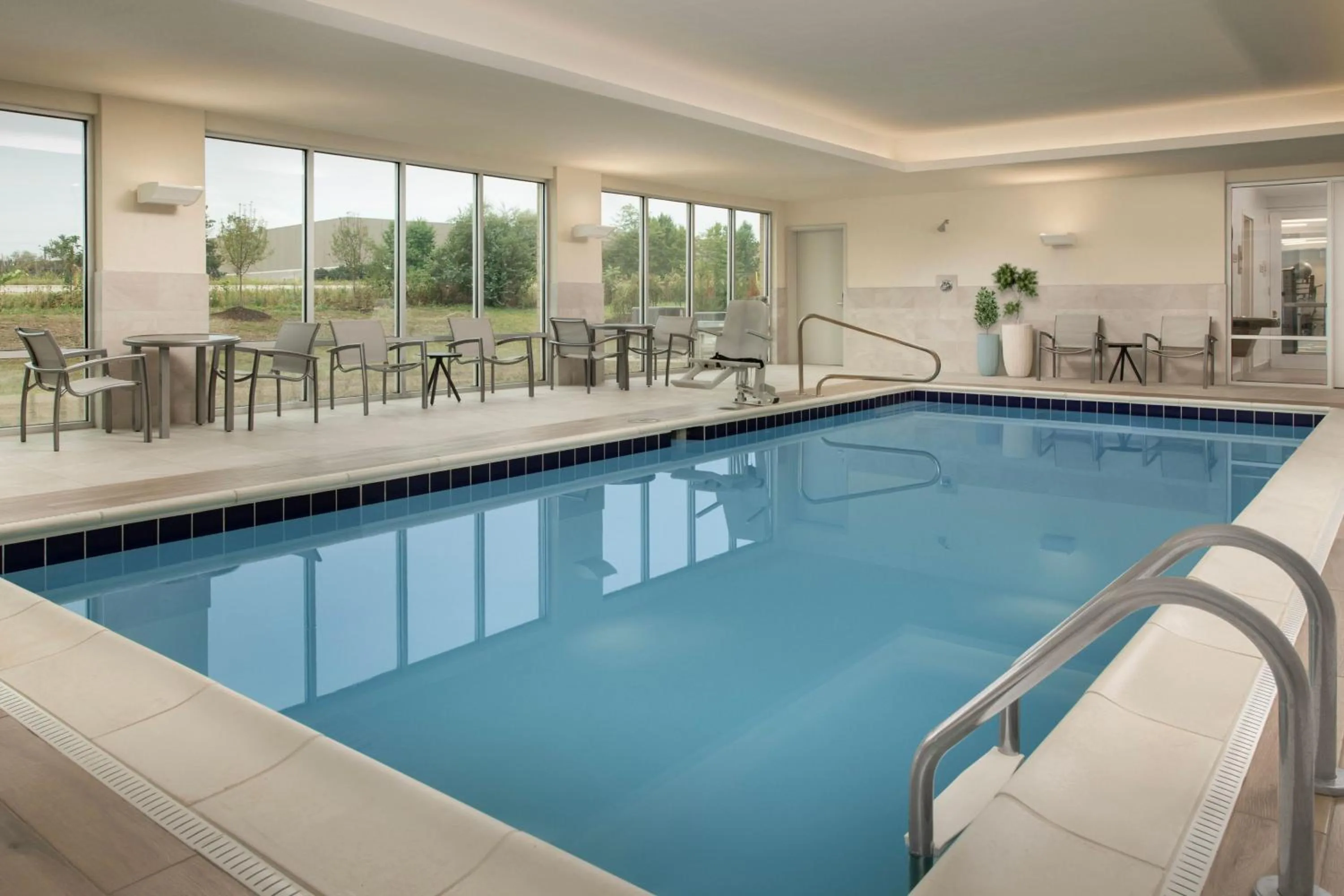 Swimming pool in TownePlace Suites by Marriott Cincinnati Mason