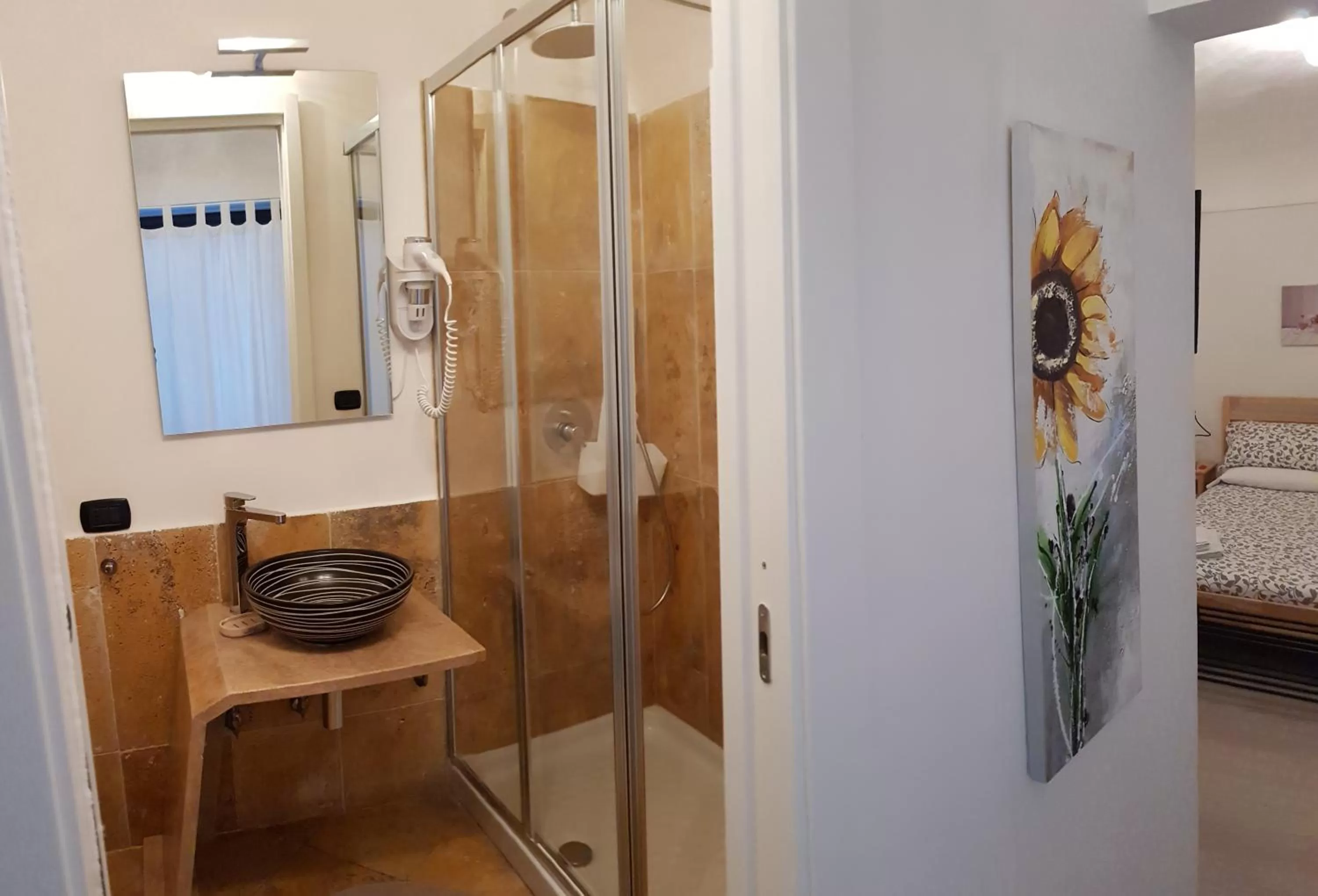 Shower, Bed in Il Daviduccio