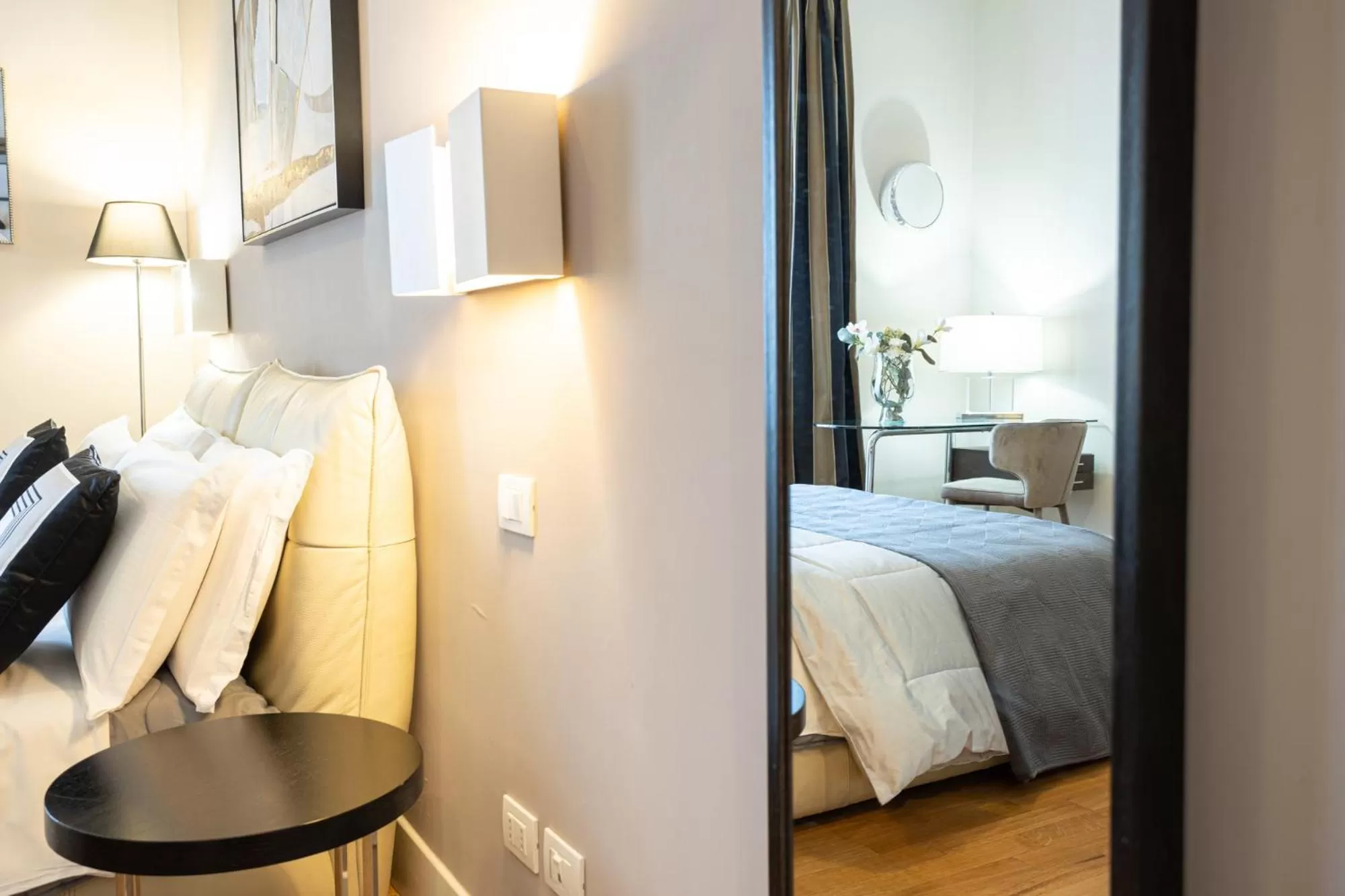 Property building, Bed in Cardilli Luxury Rooms