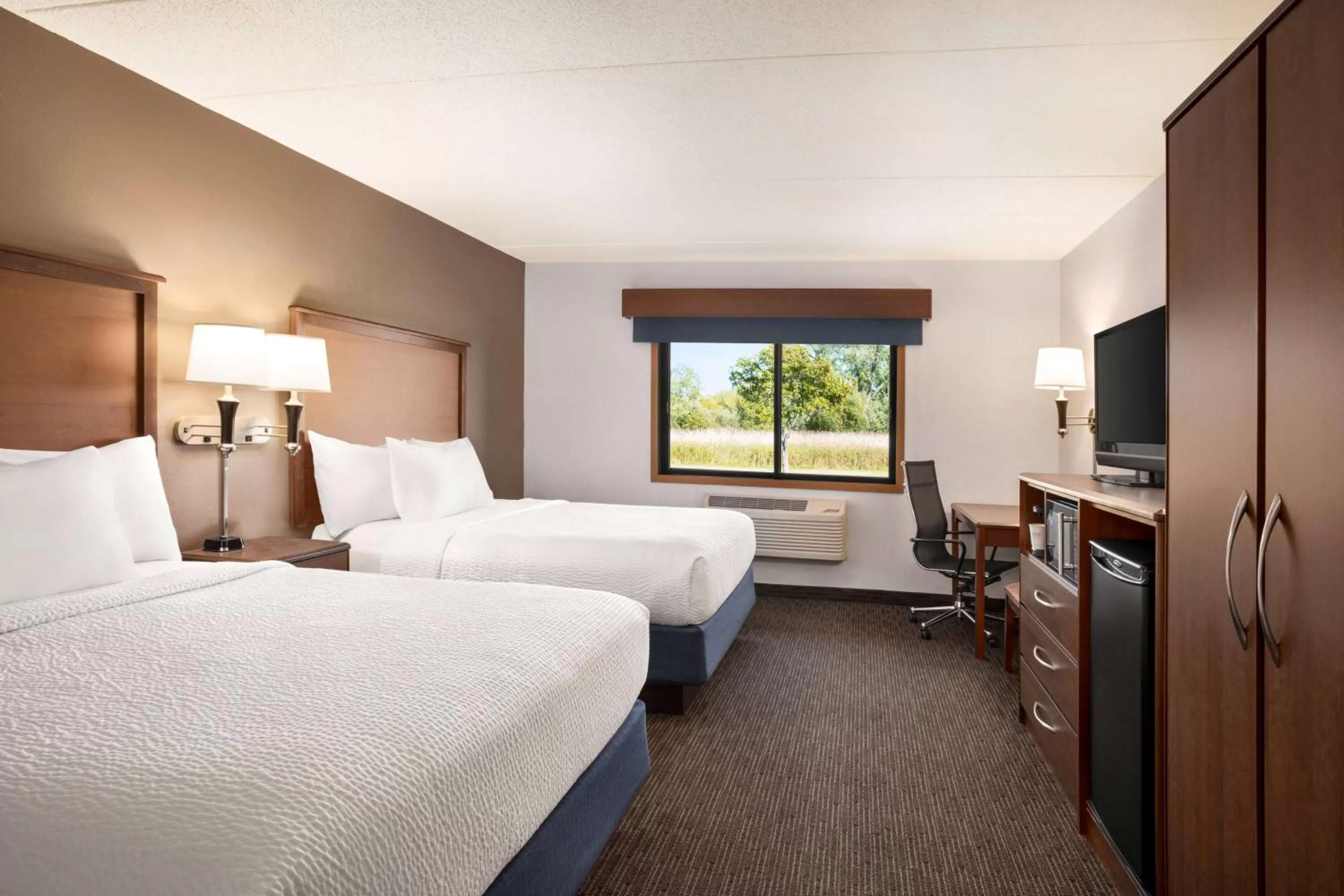 Photo of the whole room, Bed in AmericInn by Wyndham Baudette