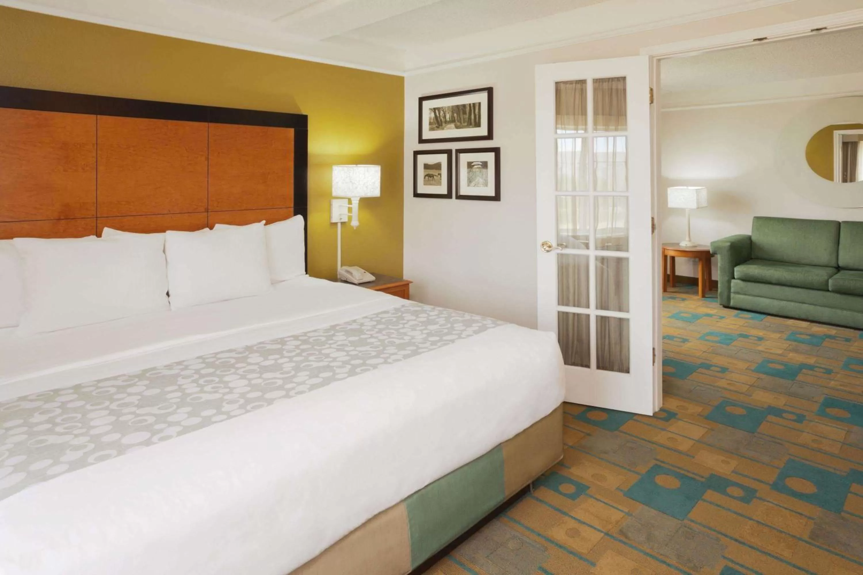 Photo of the whole room, Bed in La Quinta by Wyndham Salt Lake City Airport