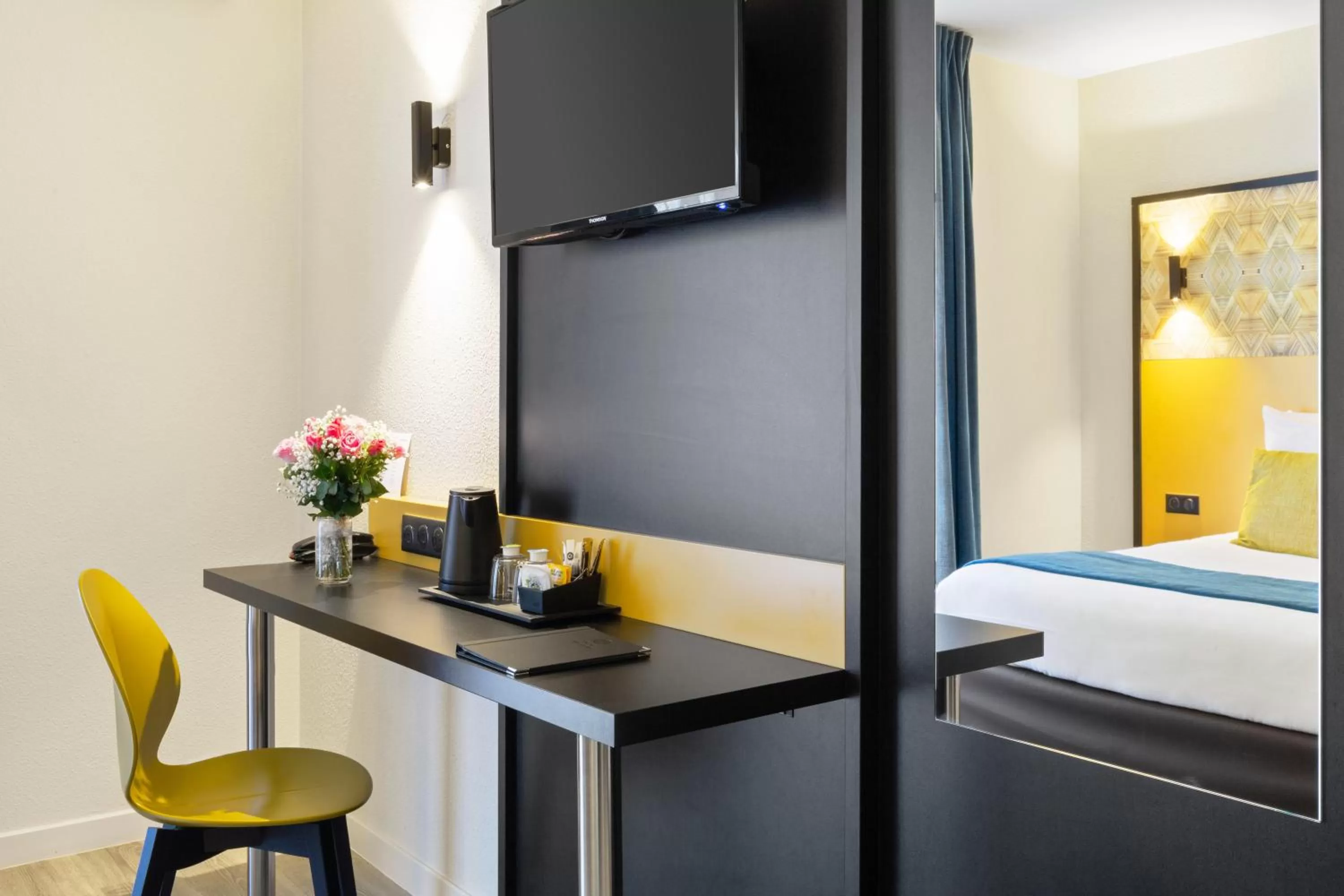 Bedroom in Best Western Domaine de Roquerousse