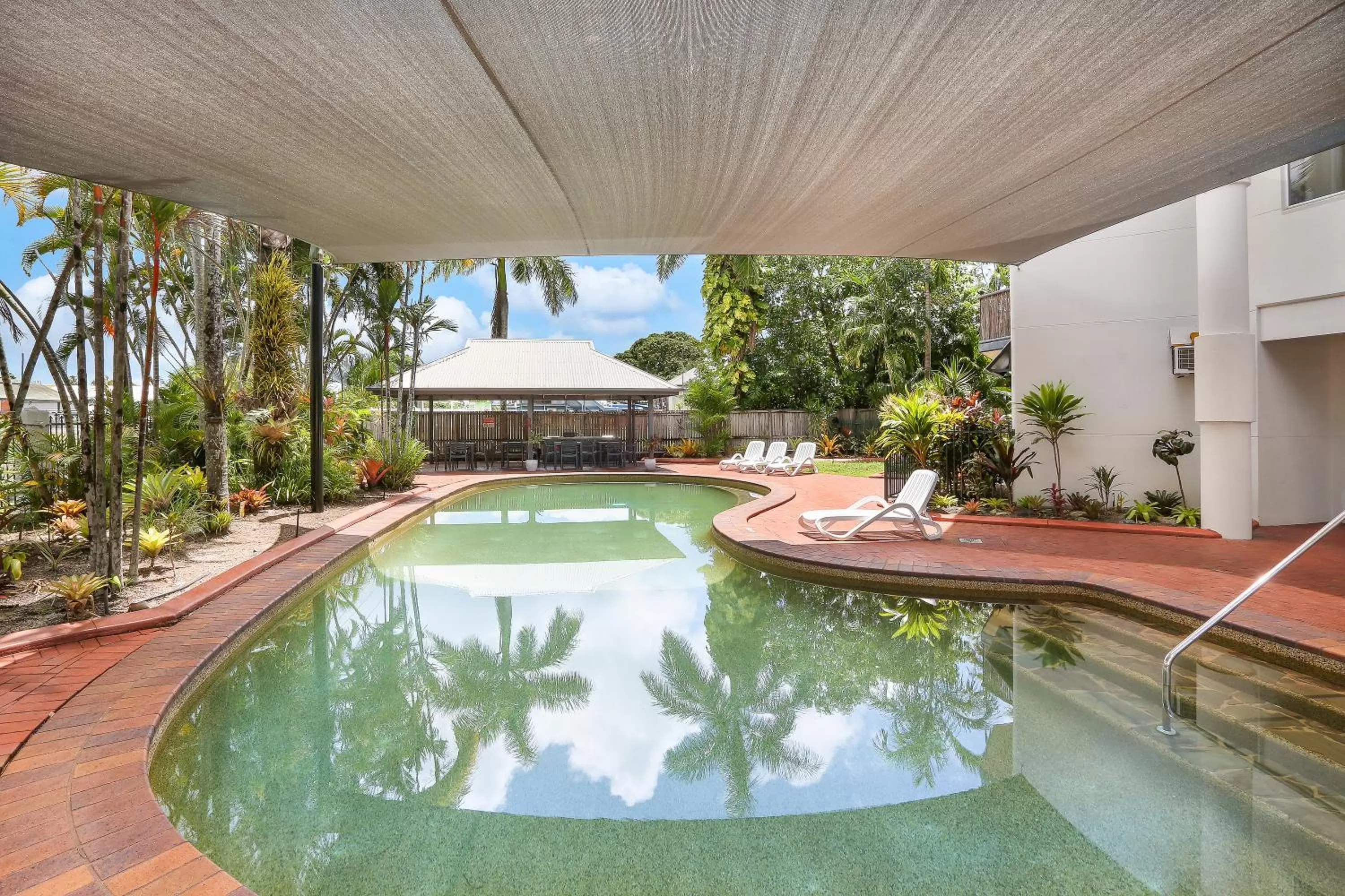 Swimming pool in Citysider Cairns Holiday Apartments