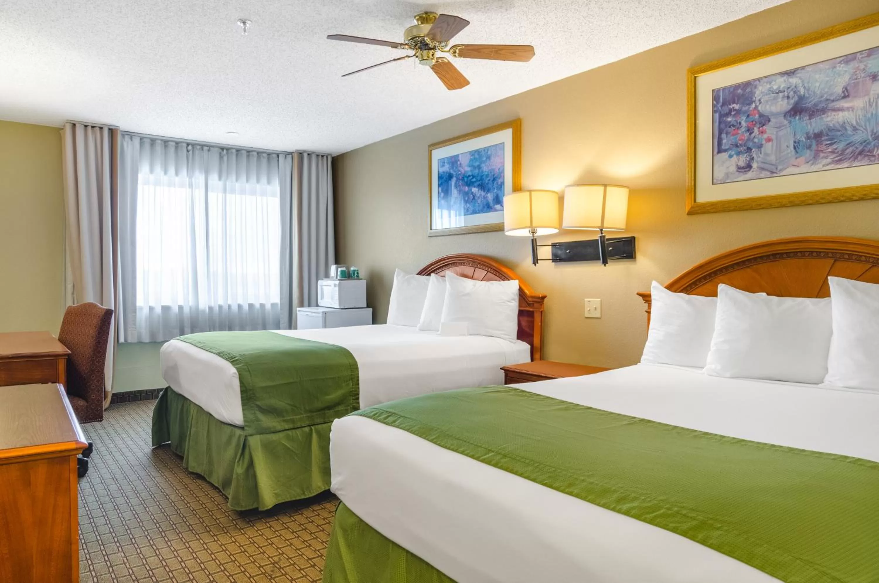 Bed in Cheyenne Guest Inn