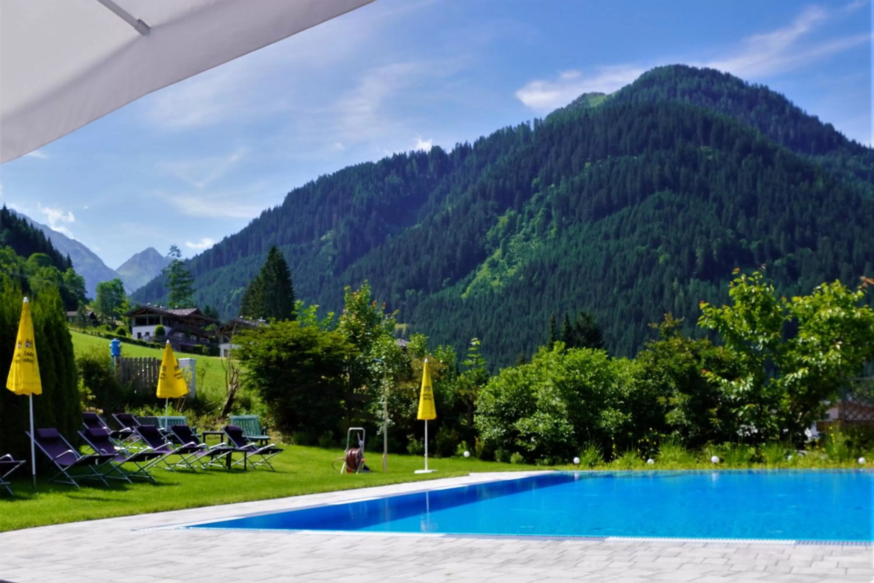 Swimming Pool in Hotel Aschauer Hof z'Fritzn