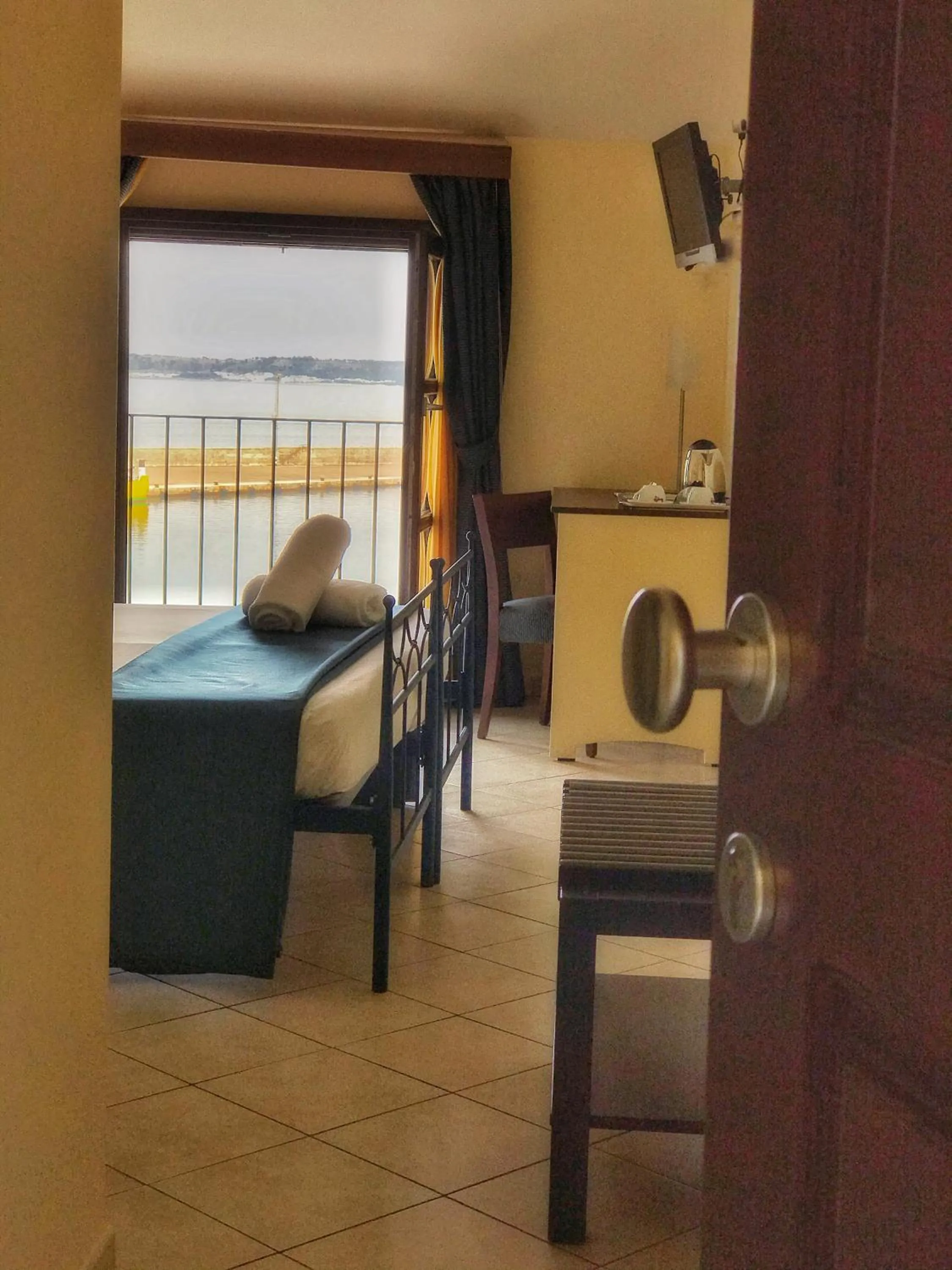 Day, Bed in Al Pescatore Hotel & Restaurant