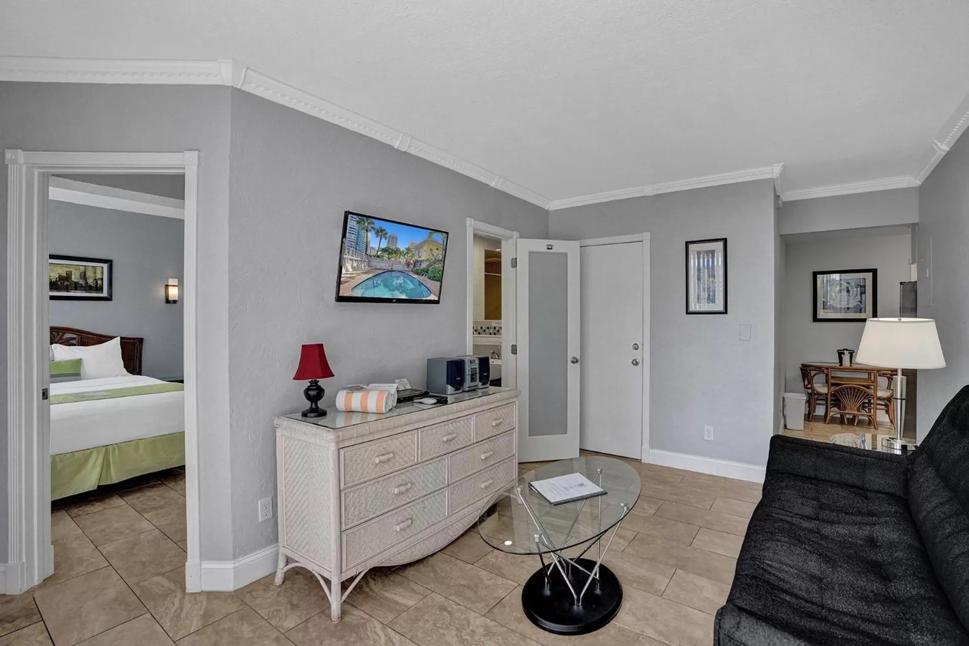 Living room in The Worthington Resorts - Clothing Optional - Men Only - Solo hombres