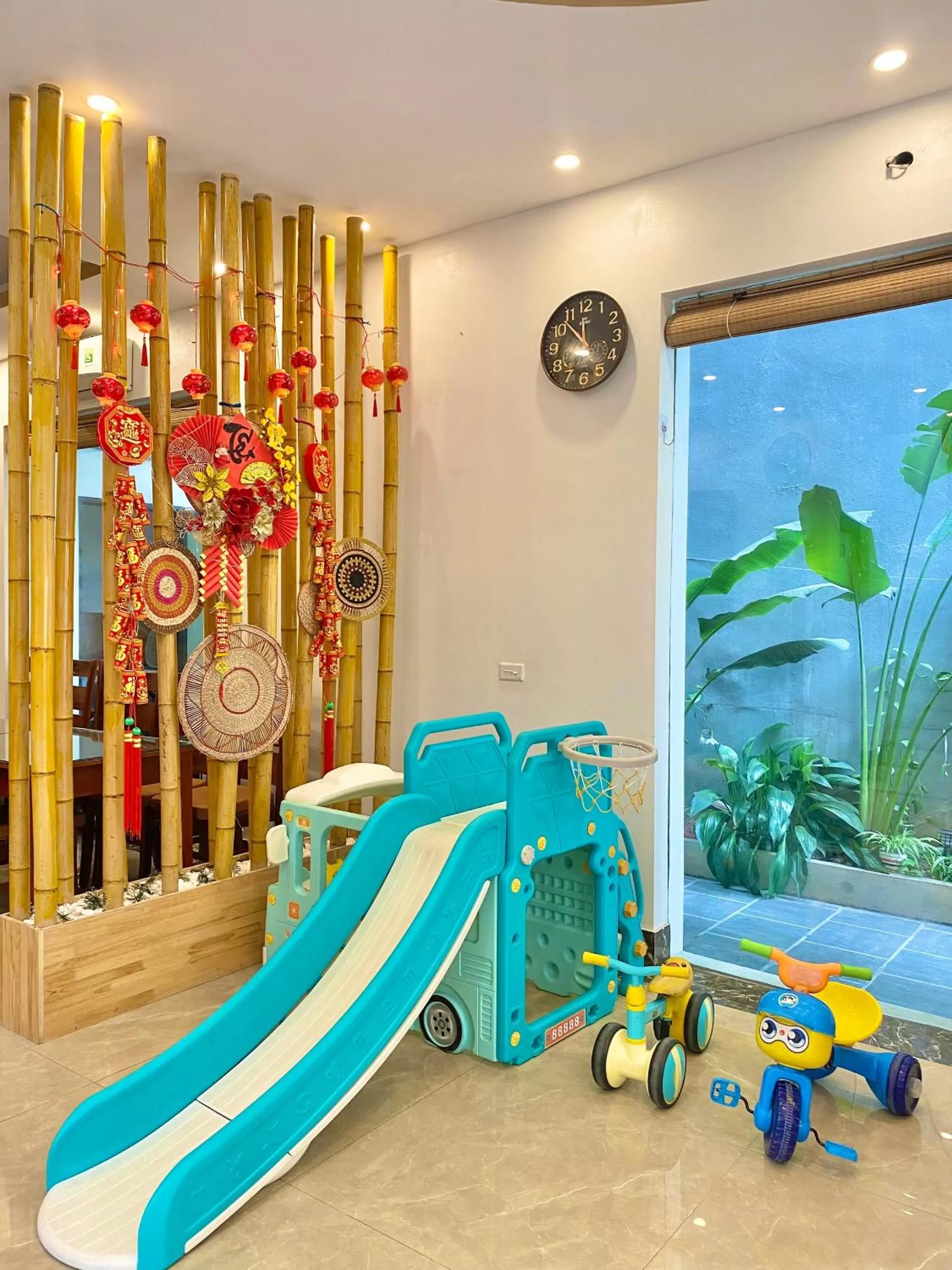 Kids's club in O Zoli Home