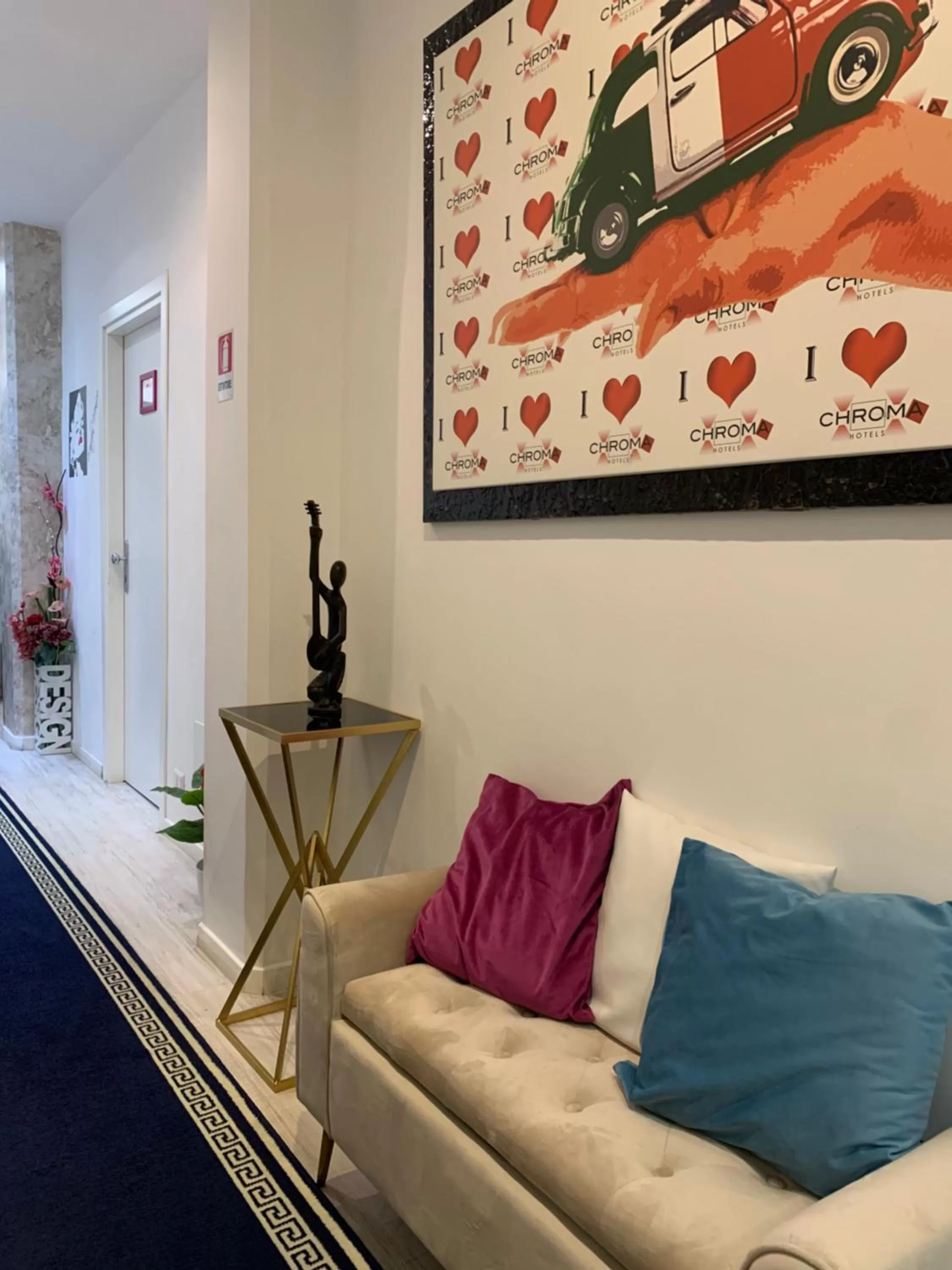 Lobby or reception in Chroma Italy - Chroma Tessera