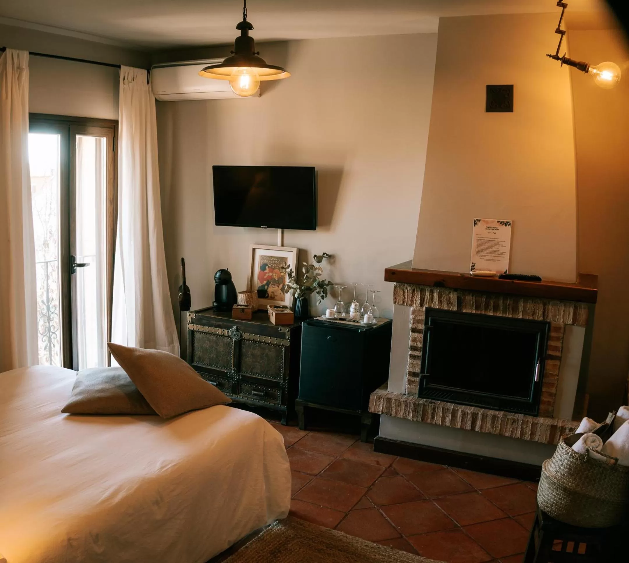 TV and multimedia in Hospedería Ballesteros