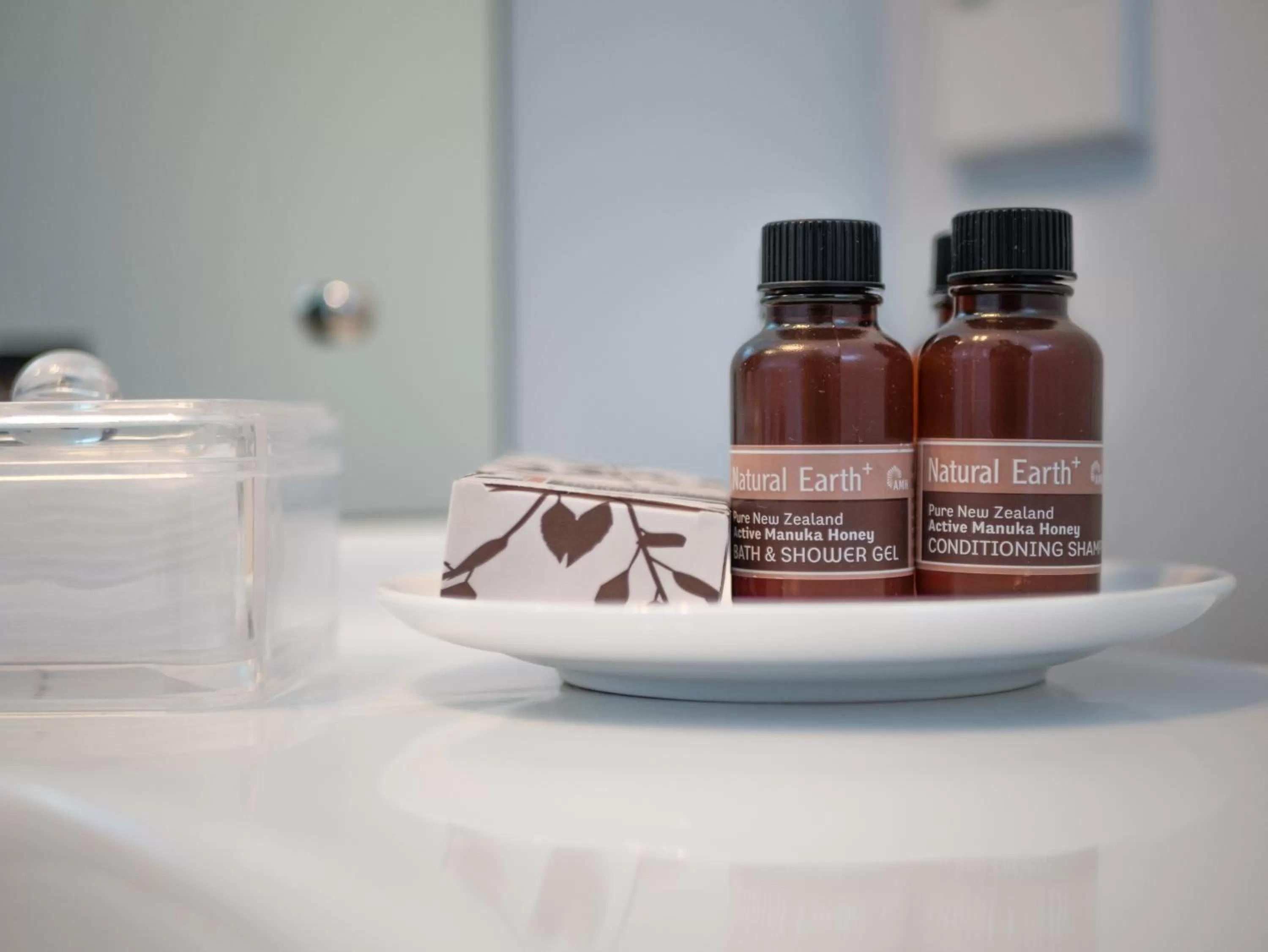 Bathroom in Bellano Motel Suites