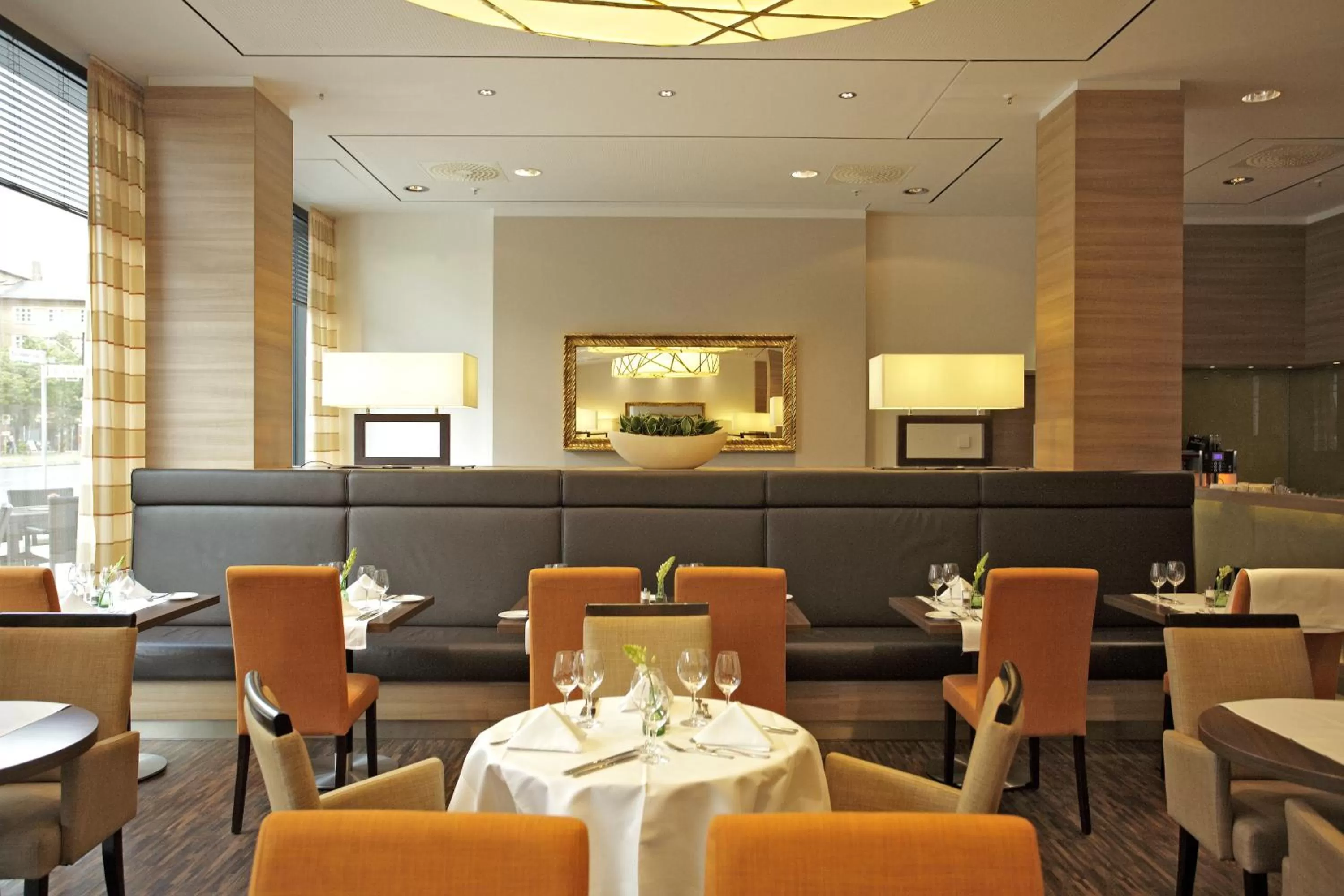 Restaurant/places to eat in H4 Hotel Berlin Alexanderplatz