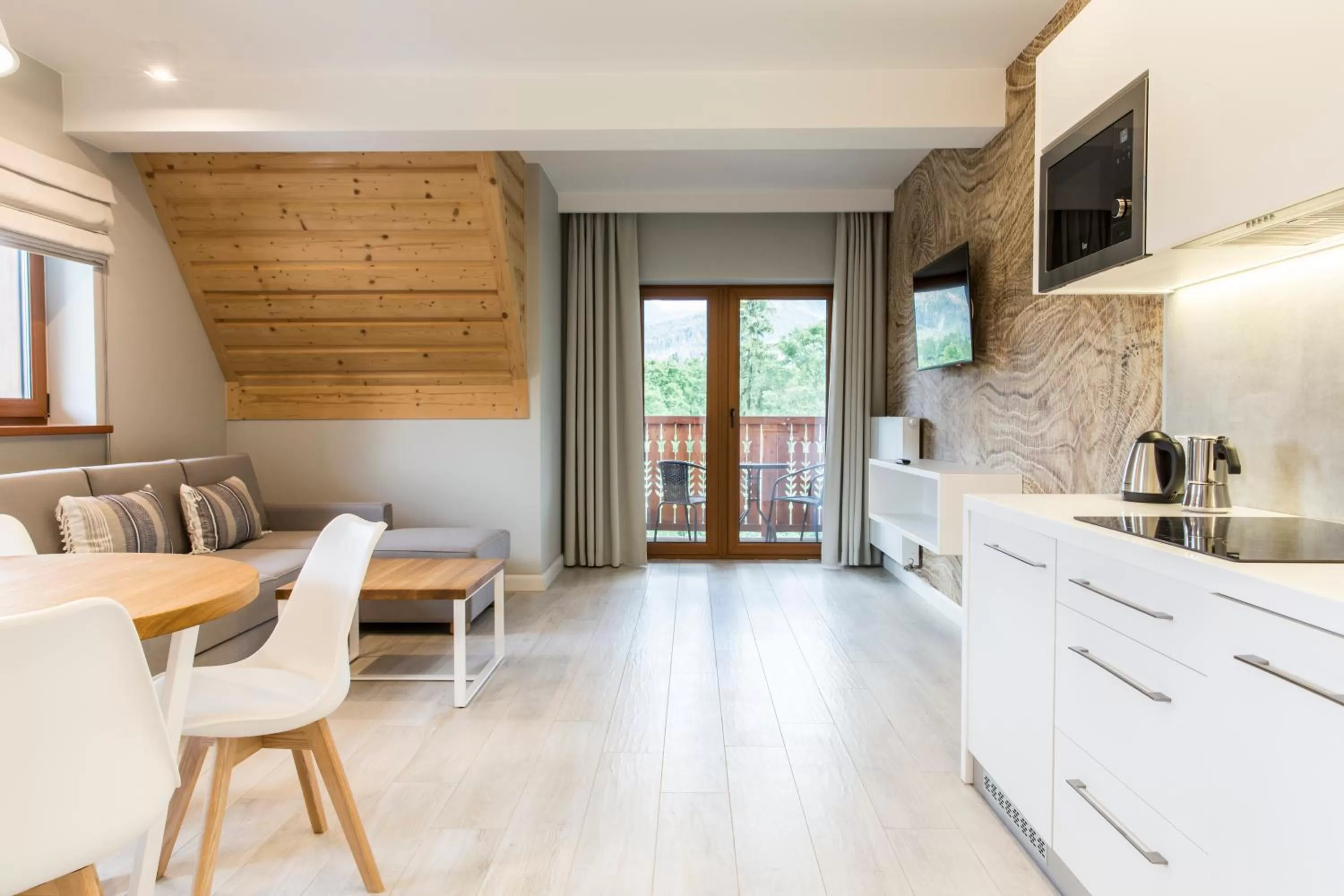 Kitchen or kitchenette in Royal Hill Residence